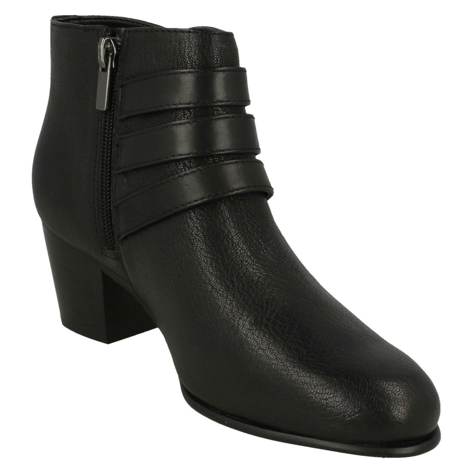 clarks maypearl rayna boots