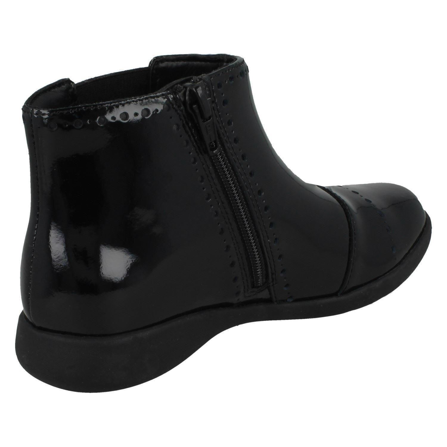 BNIB Clarks Girls Etch Form Black Patent Leather Ankle Boots G Fitting