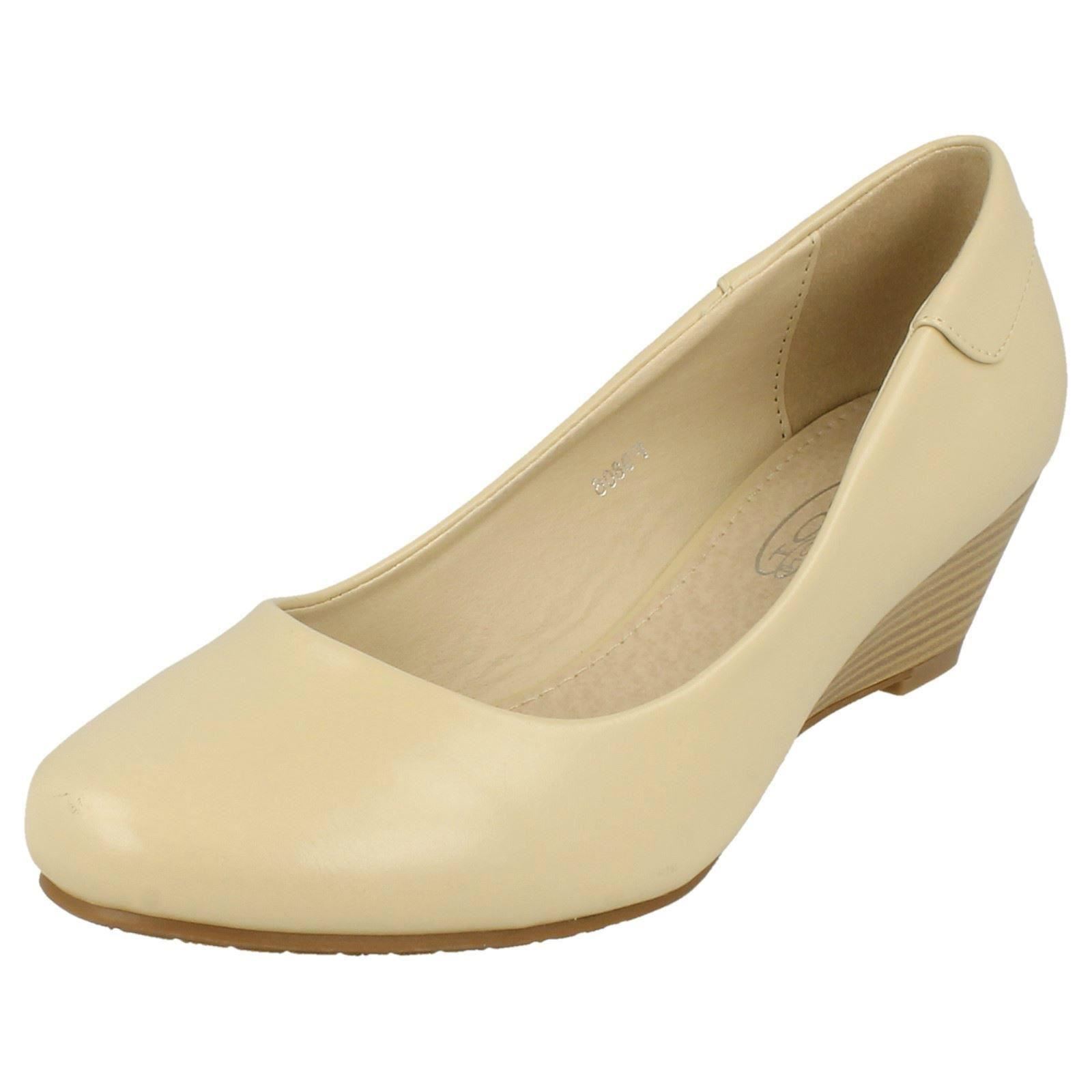 Ladies Spot On Low Wedge Court Shoes *F9R806* - Picture 11 of 37