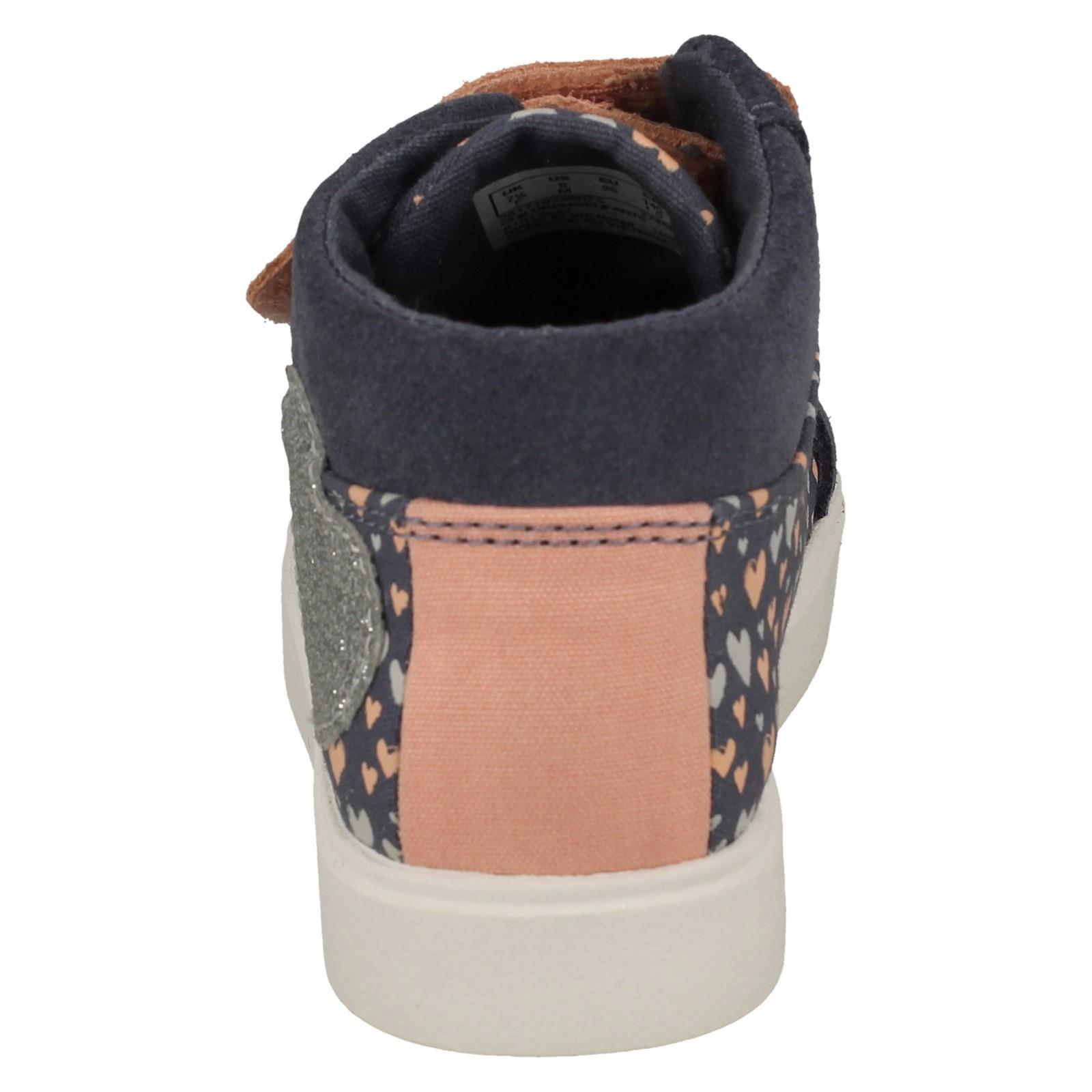 "Botas al tobillo con patrón detallado para niñas Clarks ""City Hop K"" - Imagen 8 de 10