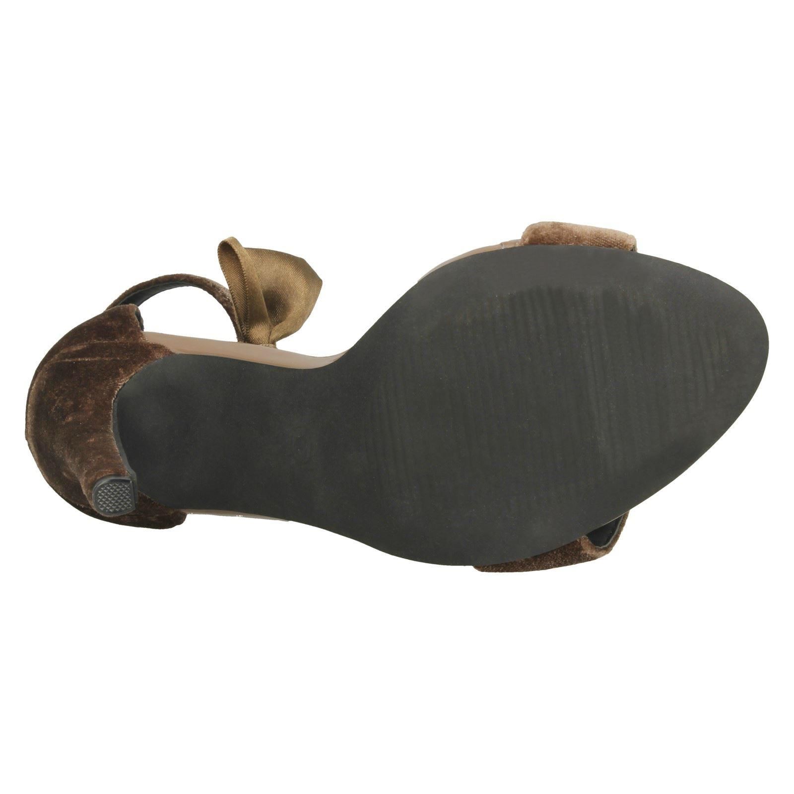 Damen Spot On Samt Knöchelriemen Sandalen - Bild 18 von 18