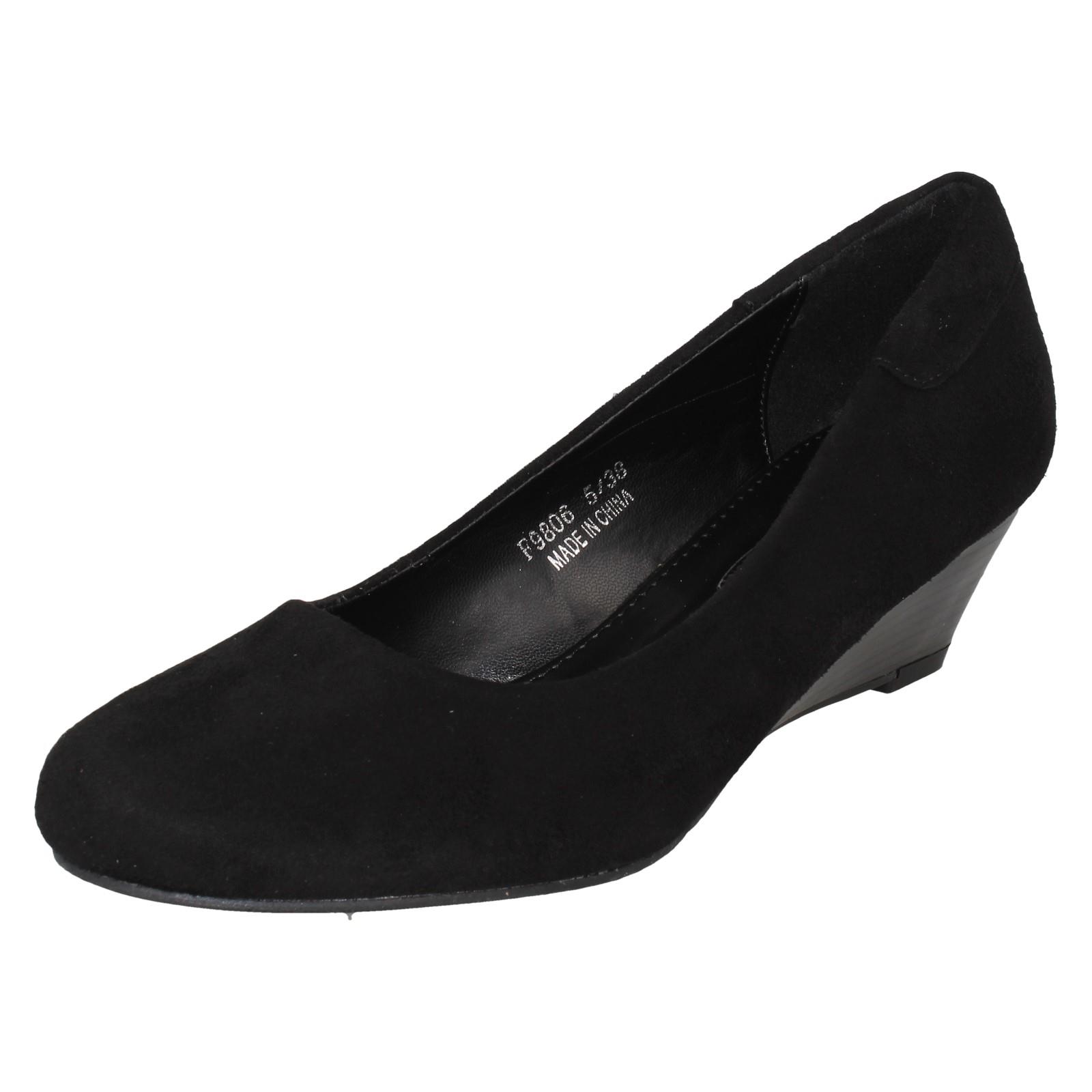 Ladies Spot On Low Wedge Court Shoes *F9R806* - Picture 2 of 37
