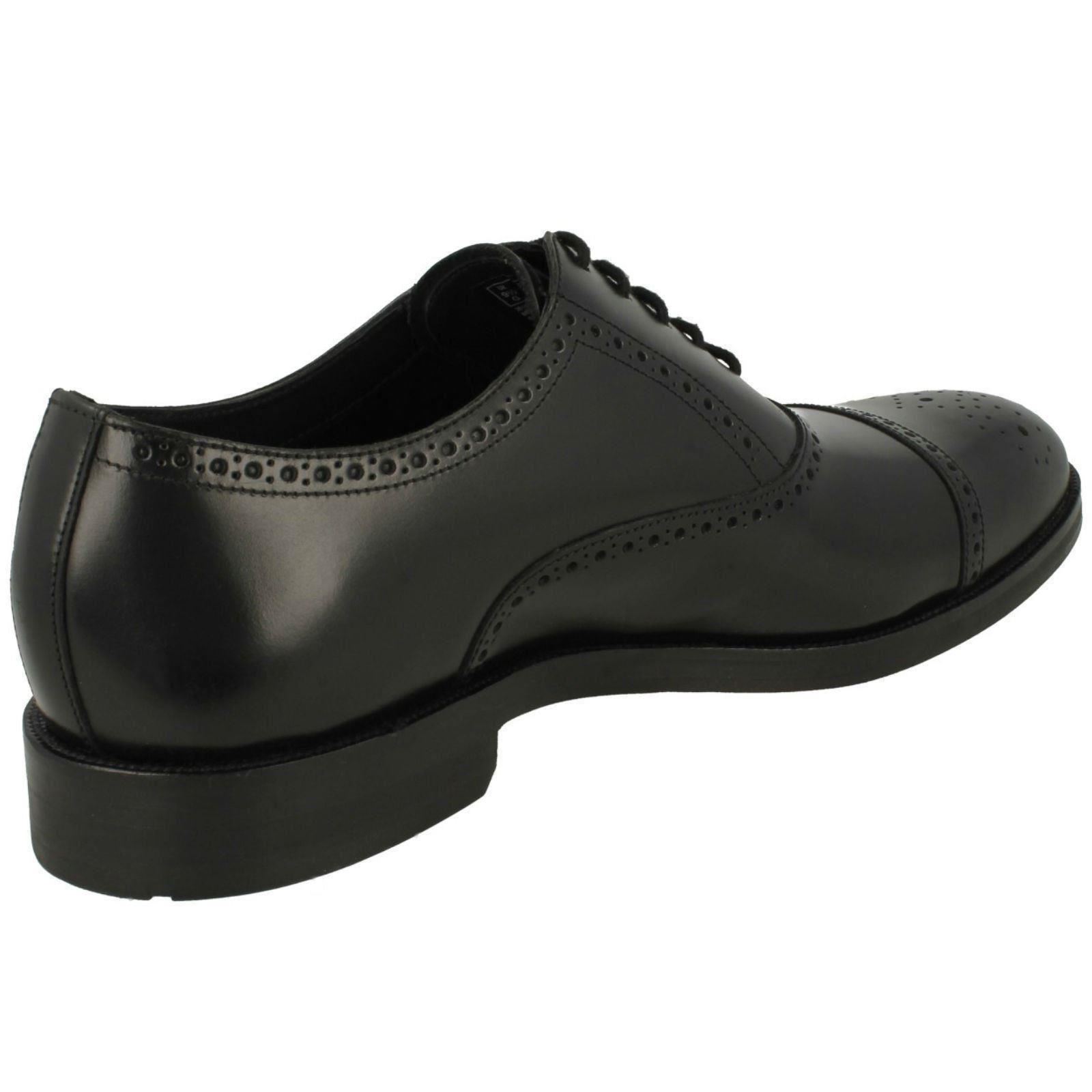 oliver cap clarks