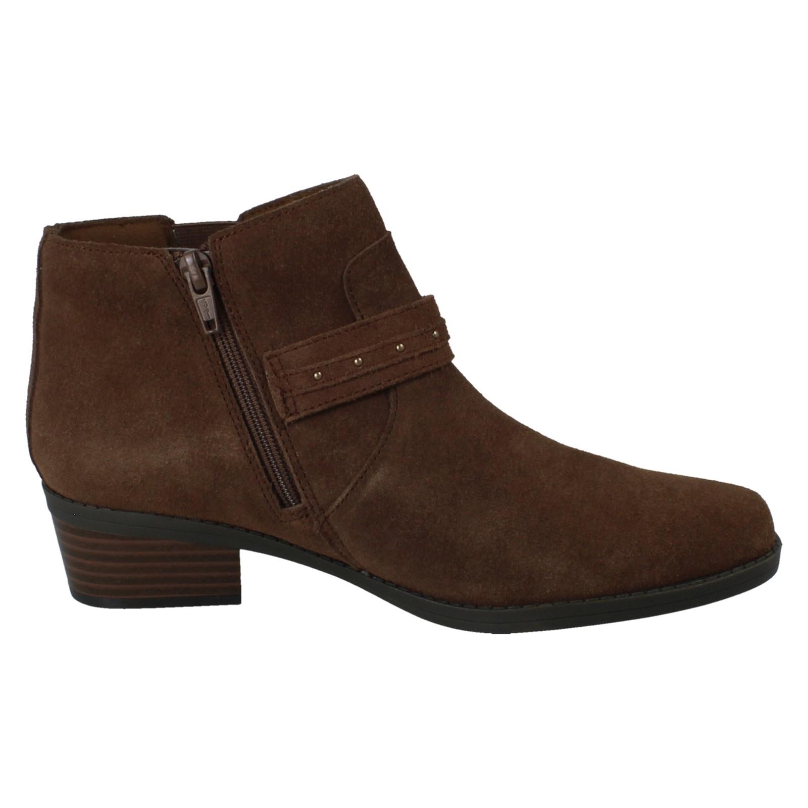 Femmes Clarks Bloc Talon Daim / Leather Smart Bottines Fermeture Éclair Danyelle - Picture 16 of 19