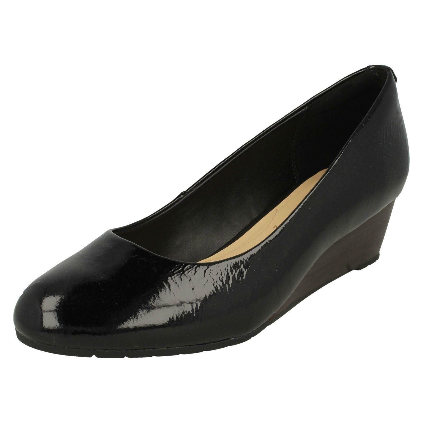 clarks womens wedge shoes