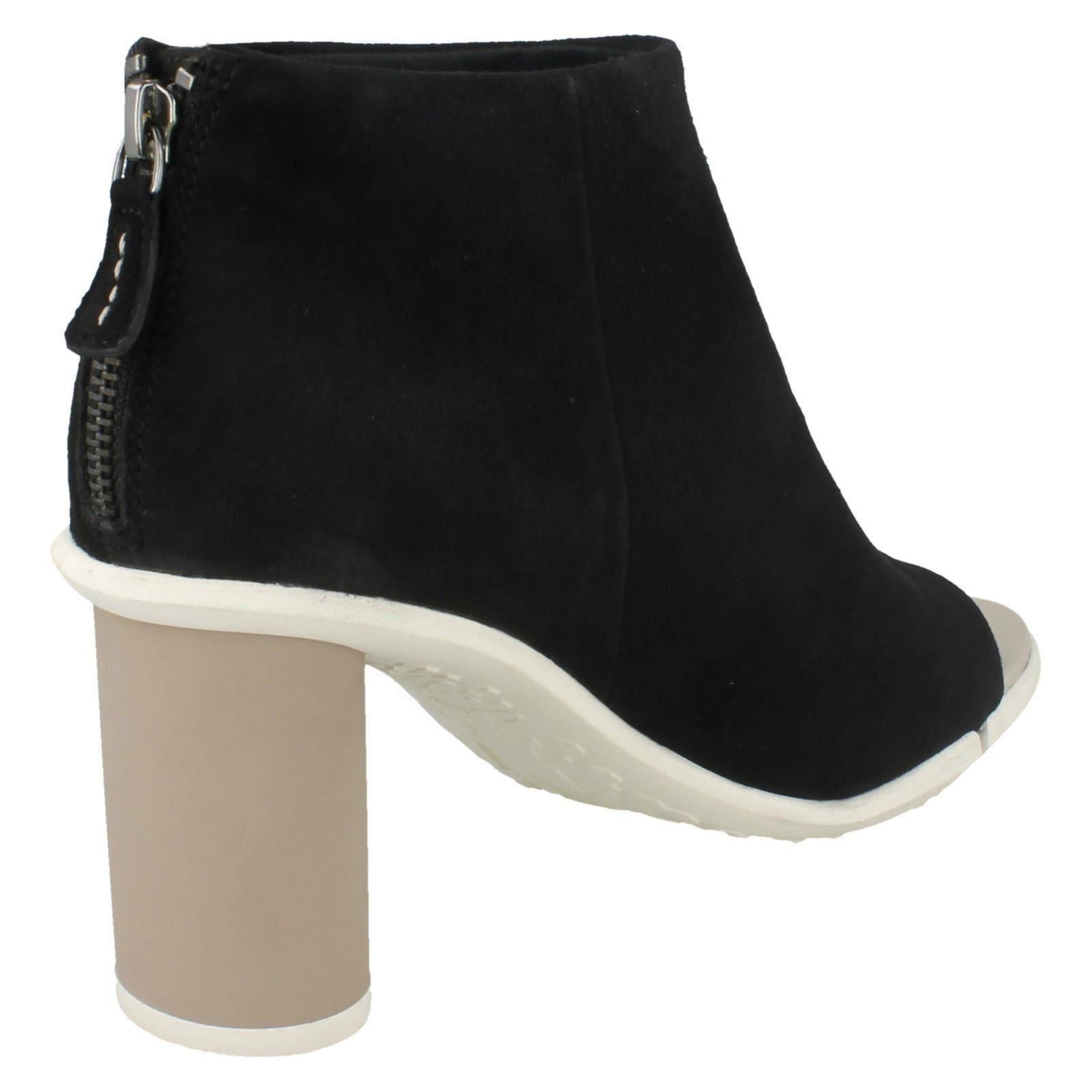 Damas Clarks Imali Peonía Peonía Peonía Peep Toe botas 8d6d35 Damas Clarks Imali Peonía Peonía Peonía Peep Toe botas 8d6d35