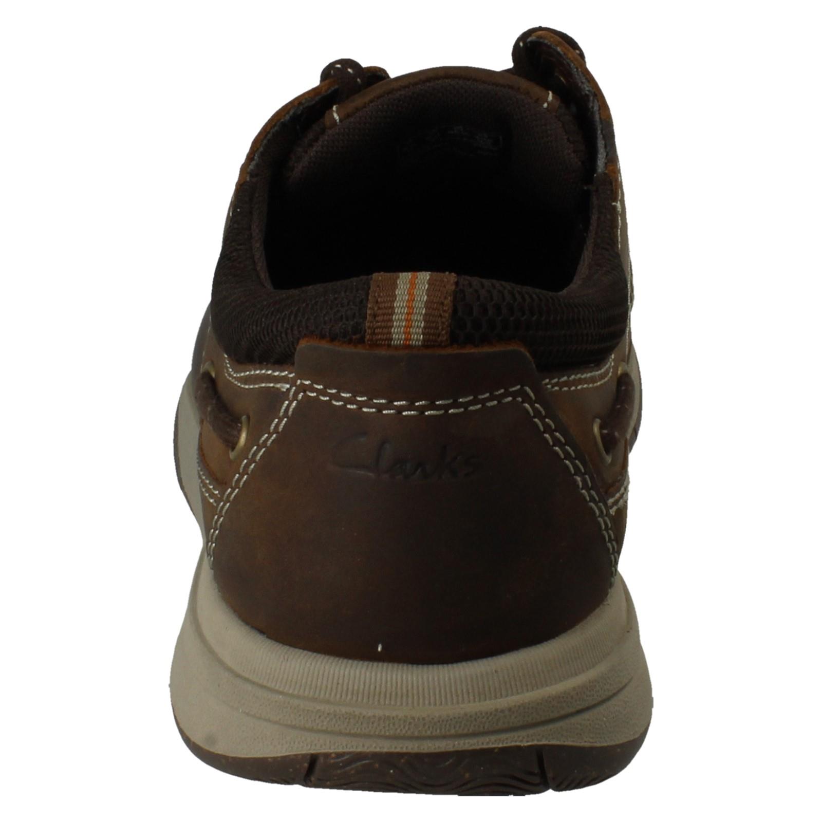 Zapatos de barco cómodos informales con cordones de cuero Clarks de ajuste ancho para hombre: encaje Sailview - Imagen 7 de 10
