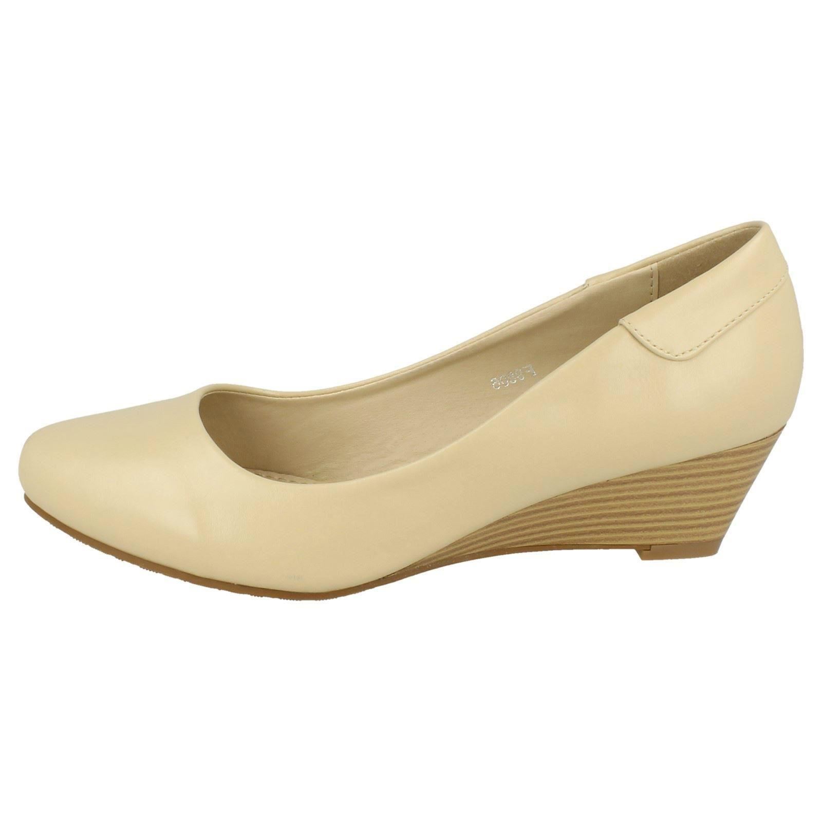 Ladies Spot On Low Wedge Court Shoes *F9R806* - Picture 13 of 37