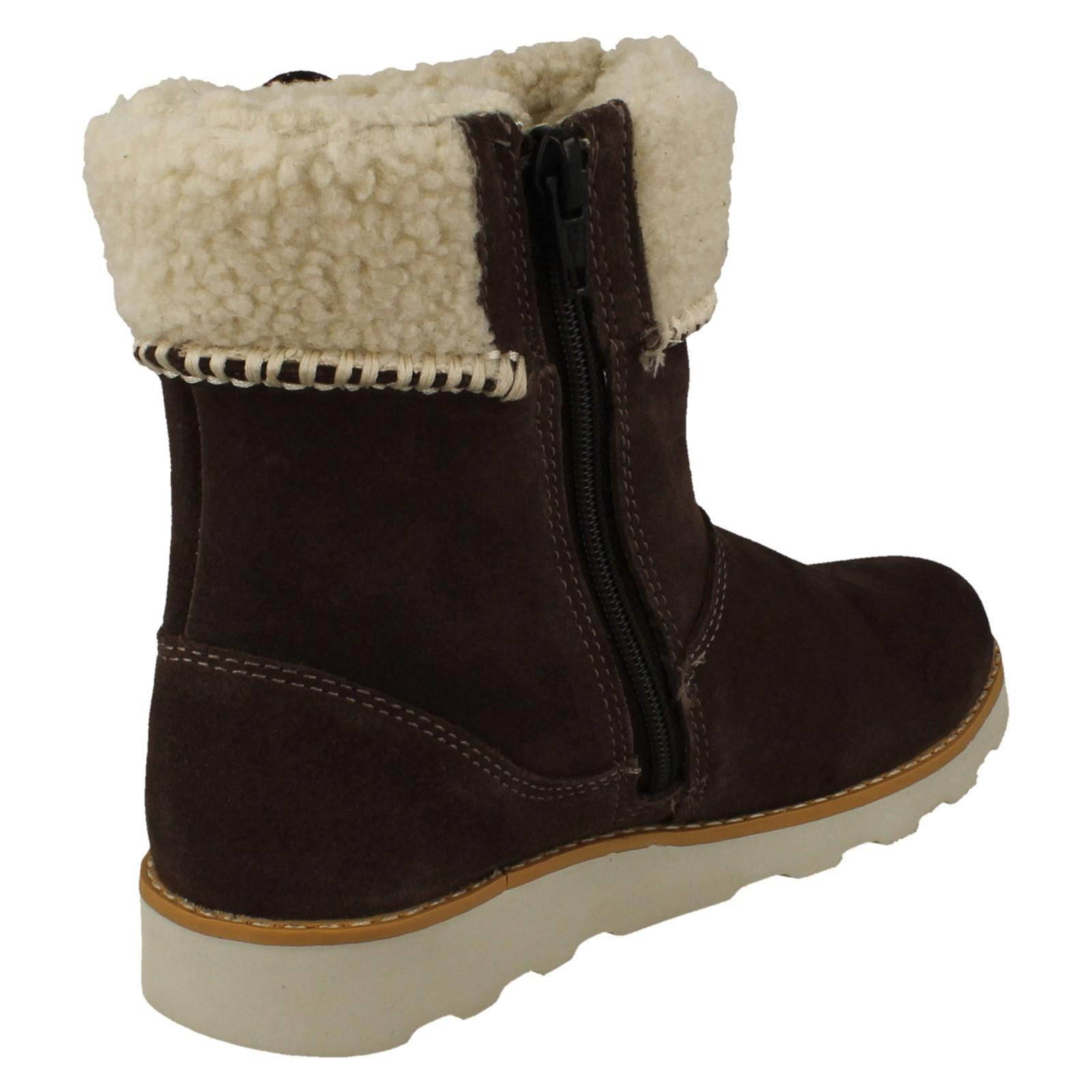Girls Clarks Stylish Teddy Inspired Fur Cuff Boots Crown Loop - Picture 6 of 10