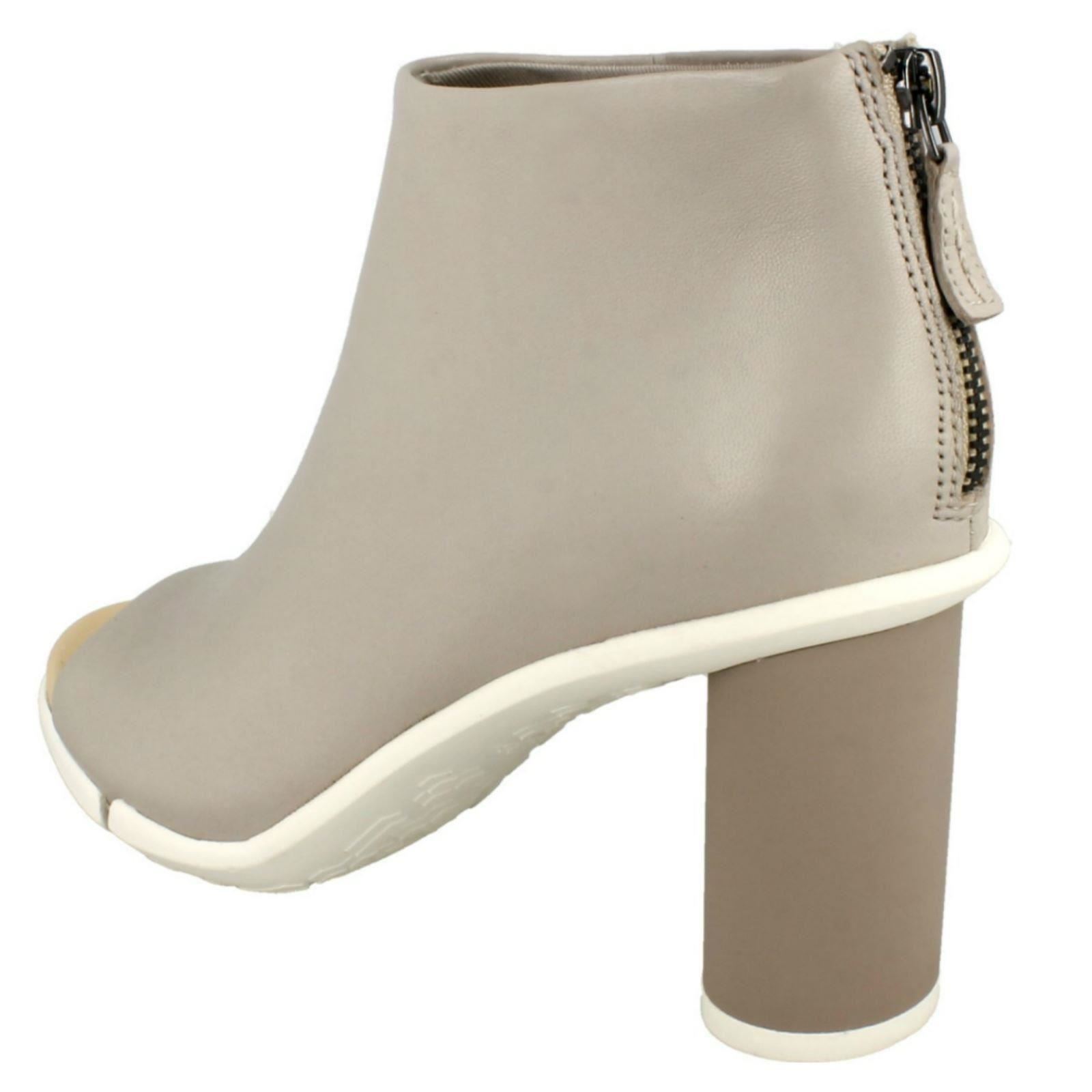 Damas Clarks Imali Peonía Peonía Peonía Peep Toe botas 8d6d35 Damas Clarks Imali Peonía Peonía Peonía Peep Toe botas 8d6d35