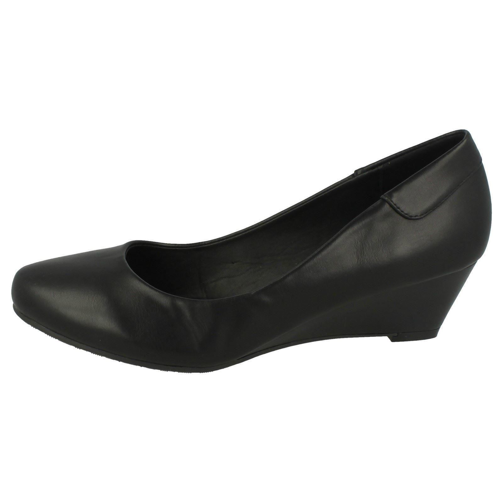 Ladies Spot On Low Wedge Court Shoes *F9R806* - Picture 26 of 37