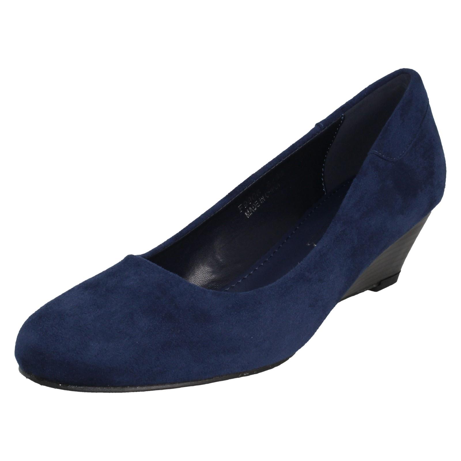 Ladies Spot On Low Wedge Court Shoes *F9R806* - Picture 29 of 37