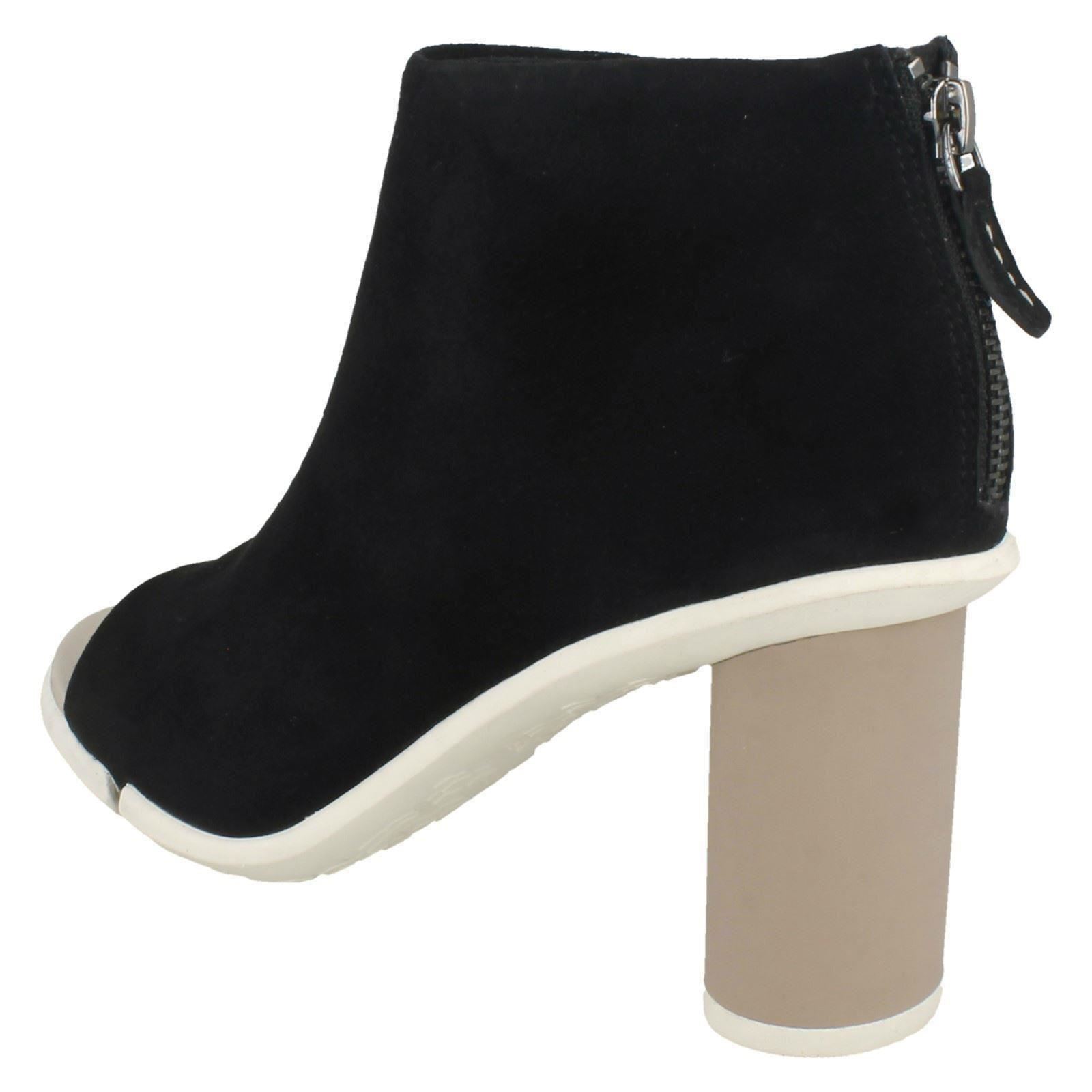 Damas Clarks Imali Peonía Peonía Peonía Peep Toe botas 8d6d35 Damas Clarks Imali Peonía Peonía Peonía Peep Toe botas 8d6d35