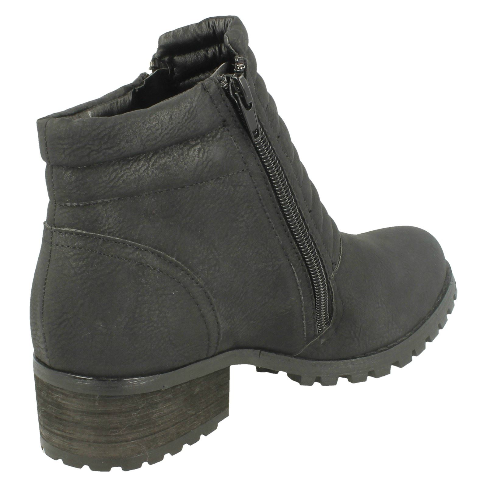 Ladies Spot On Chunky Ankle 'Boots' - Picture 6 of 19