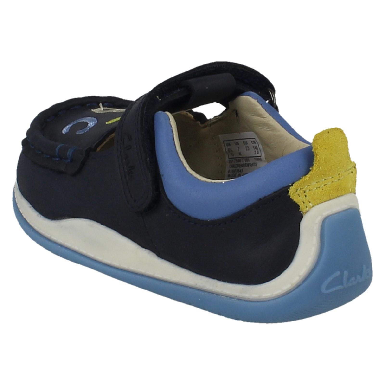 Niños Niños Niñas Clarks Cuero Gancho y Bucle Barra en T Zapatos Fideos Brillo T - Imagen 13 de 19