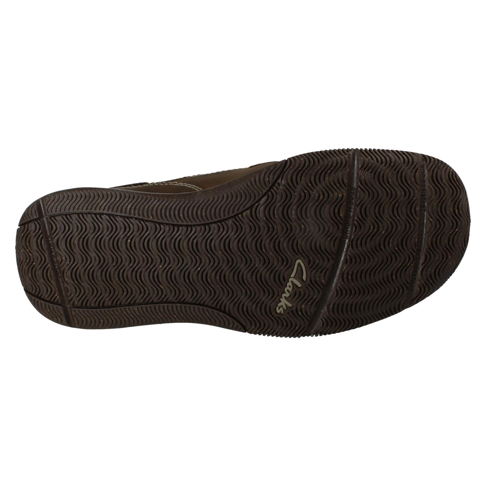 Zapatos de barco cómodos informales con cordones de cuero Clarks de ajuste ancho para hombre: encaje Sailview - Imagen 10 de 10