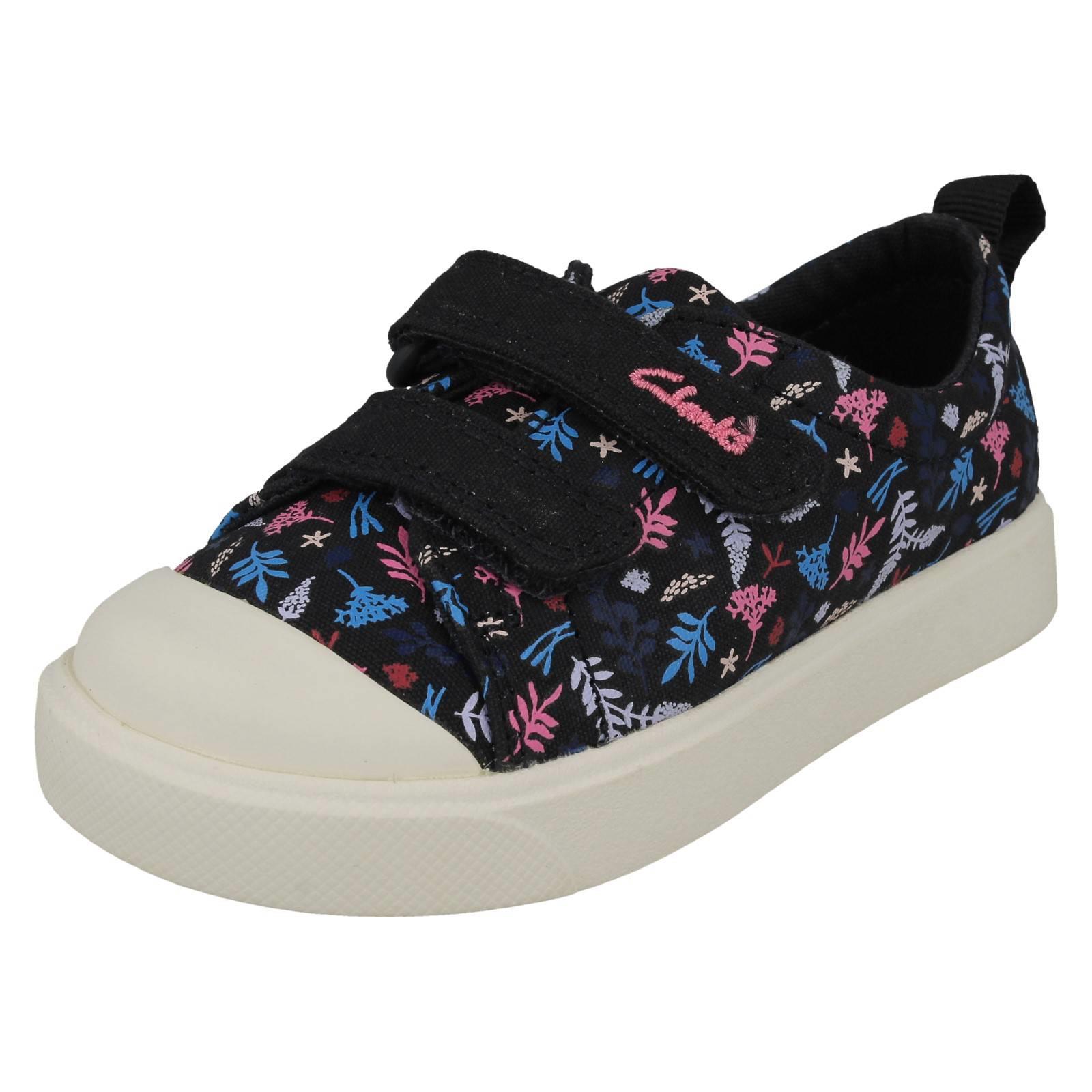 Leichte Canvas-Schuhe mit Clarks-Muster und Details für Kinder *City Bright* - Bild 56 von 64