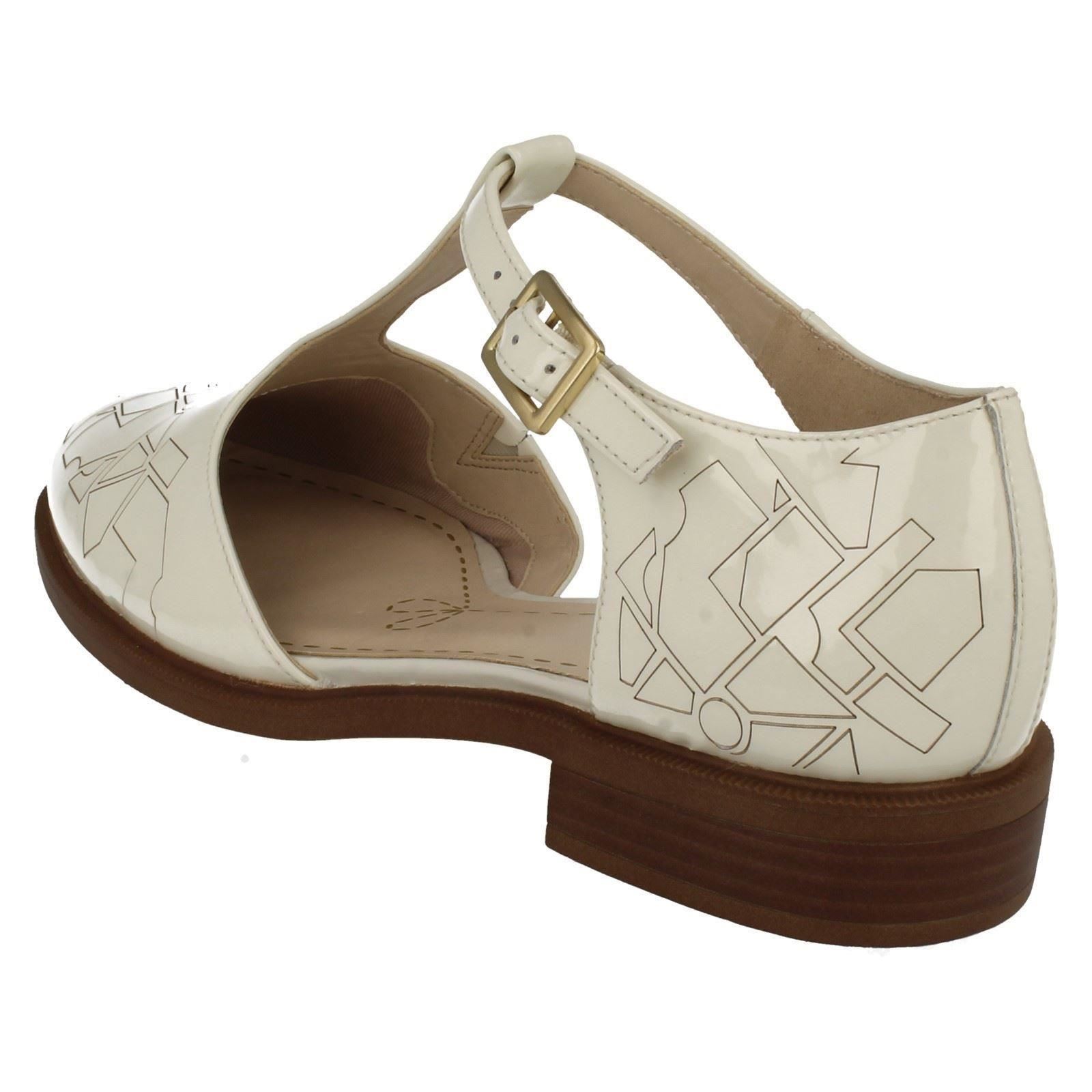Ladies Ladies Ladies Clarks Fashion Buckle T-Bars Taylor Palm 978631 Ladies Ladies Ladies Clarks Fashion Buckle T-Bars Taylor Palm 978631