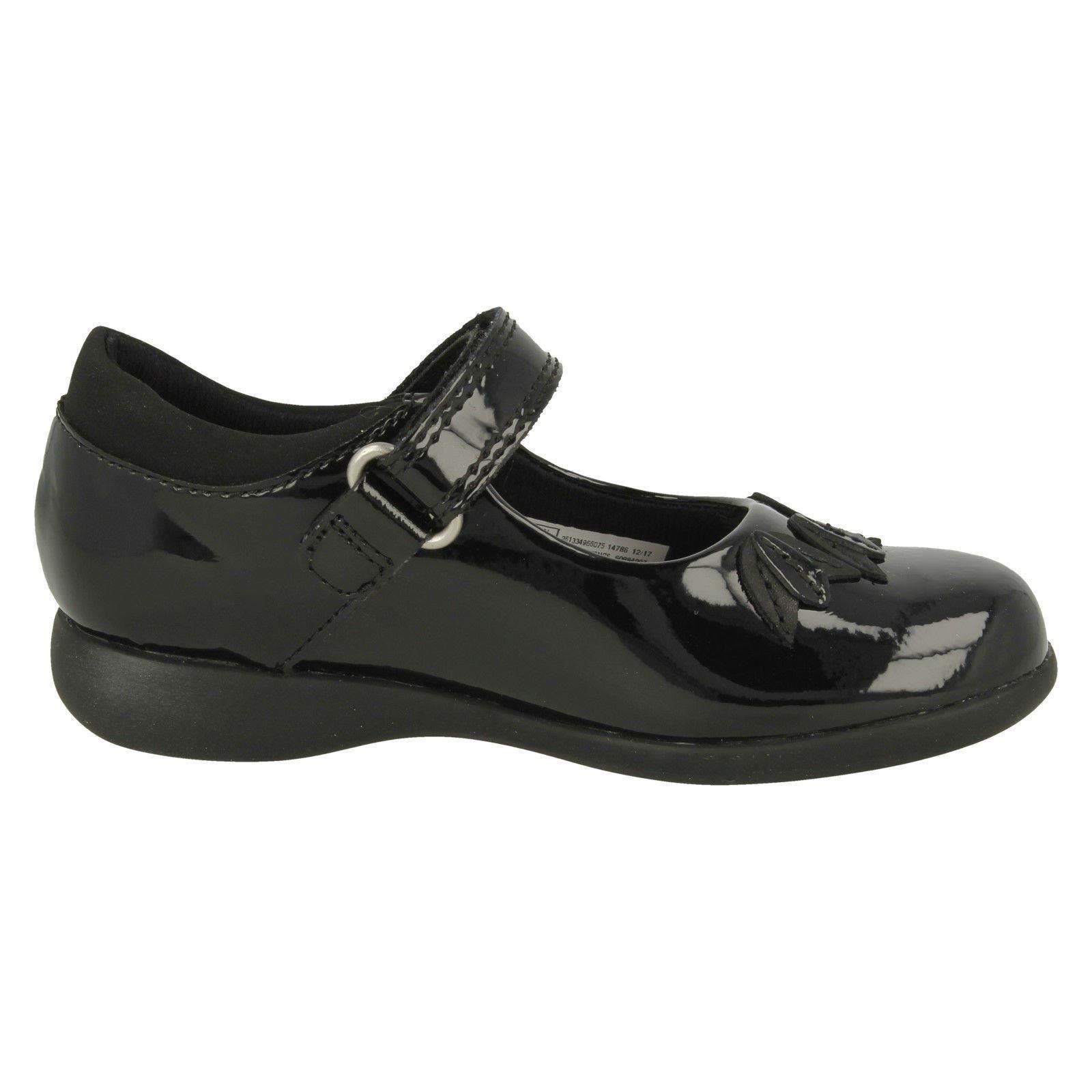 clarks girls school shoes