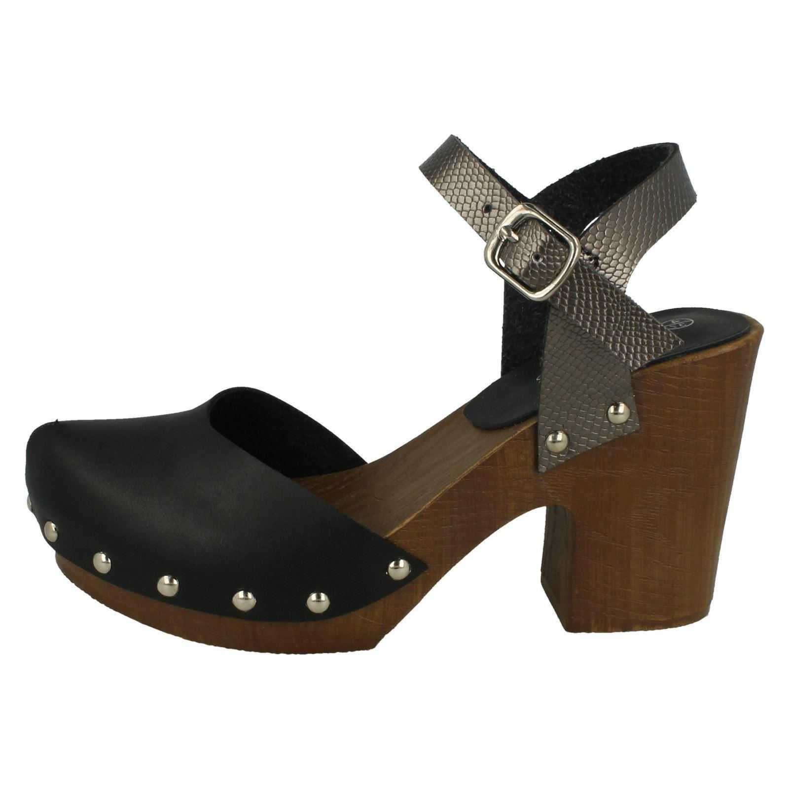 ladies clog sandals