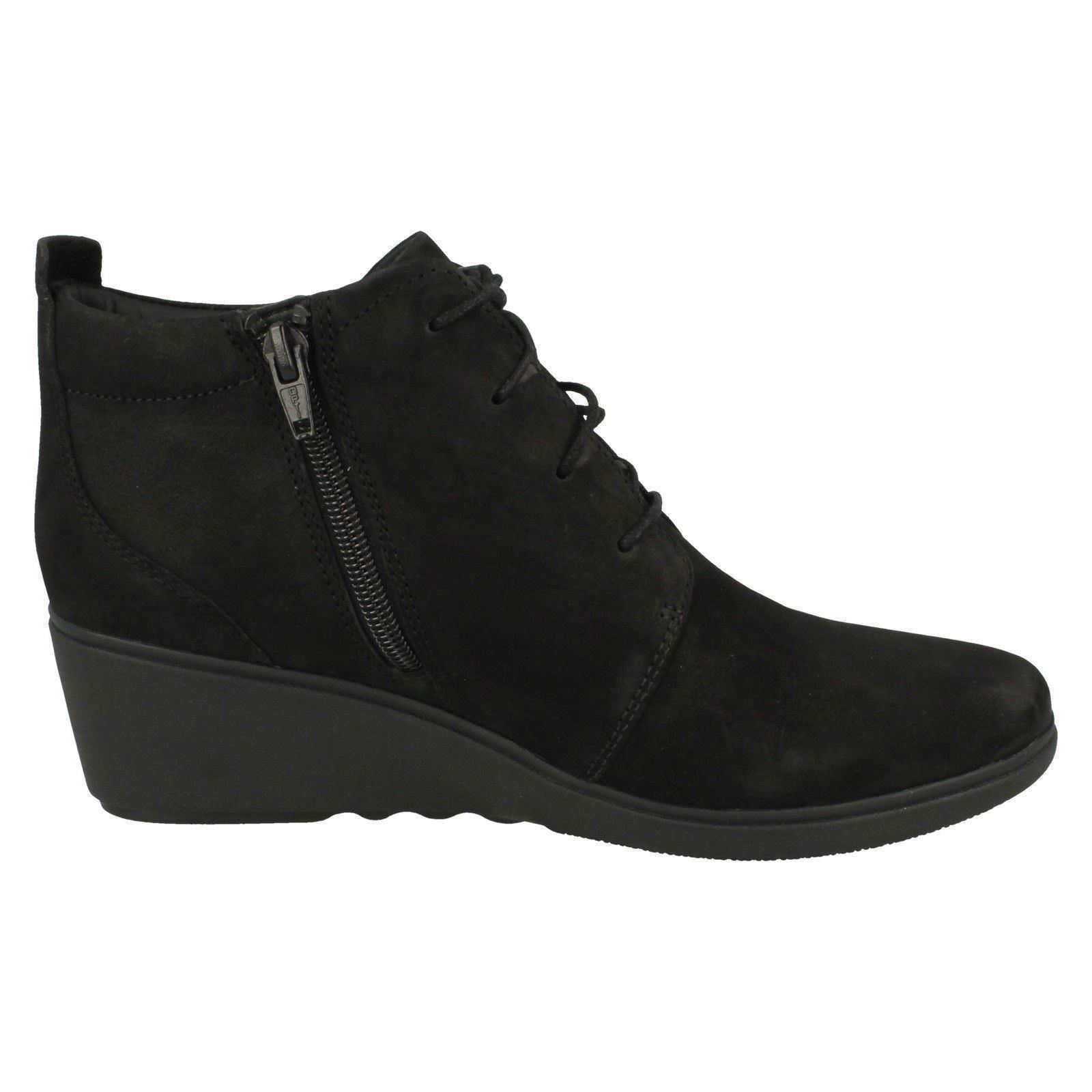 Clarks Damas Tacón Tacón Tacón Bajo Cuña botín-un tallara Eva d98336 Clarks Damas Tacón Tacón Tacón Bajo Cuña botín-un tallara Eva d98336