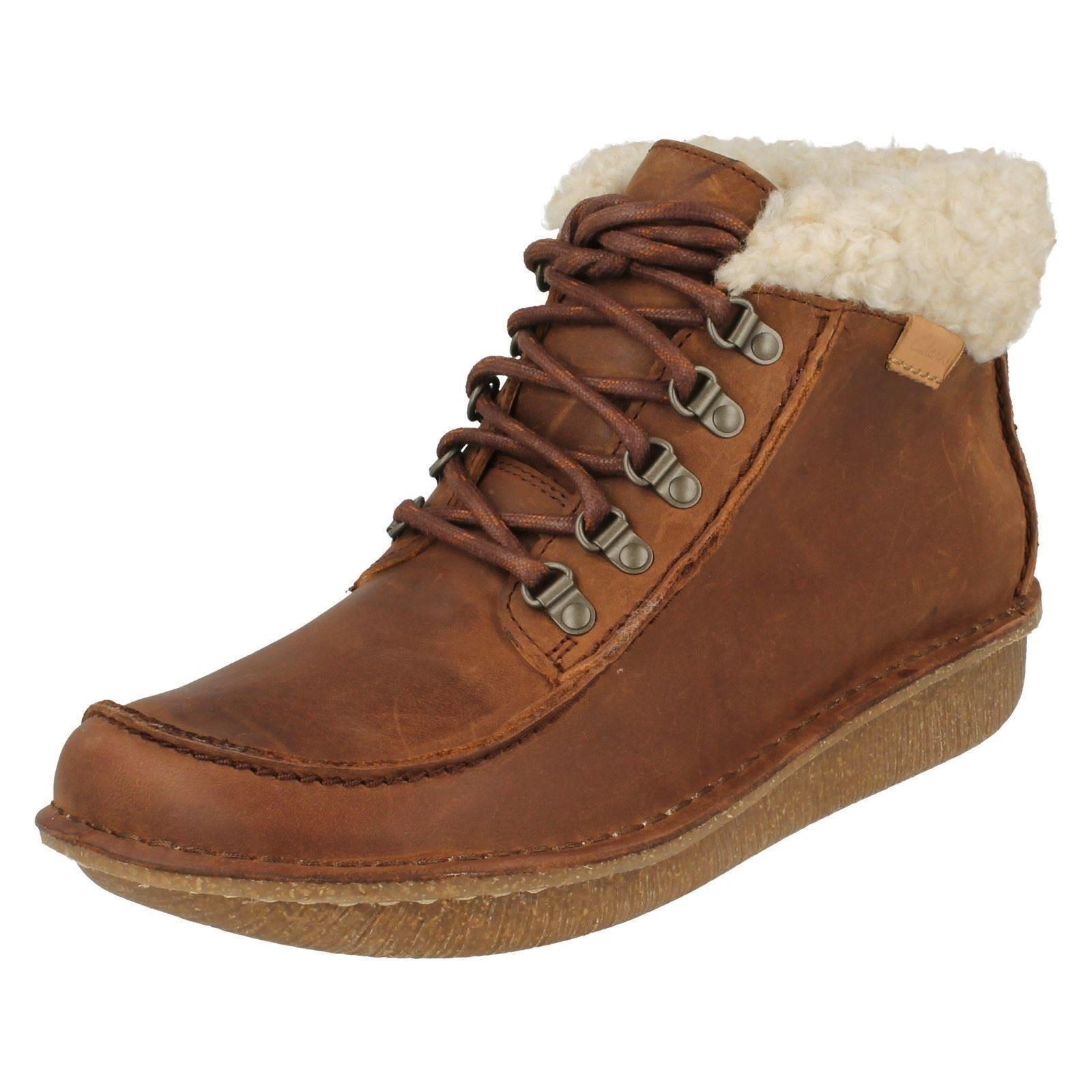 Details about Clarks Ladies Fur Top Ankle Boots Funny Girl