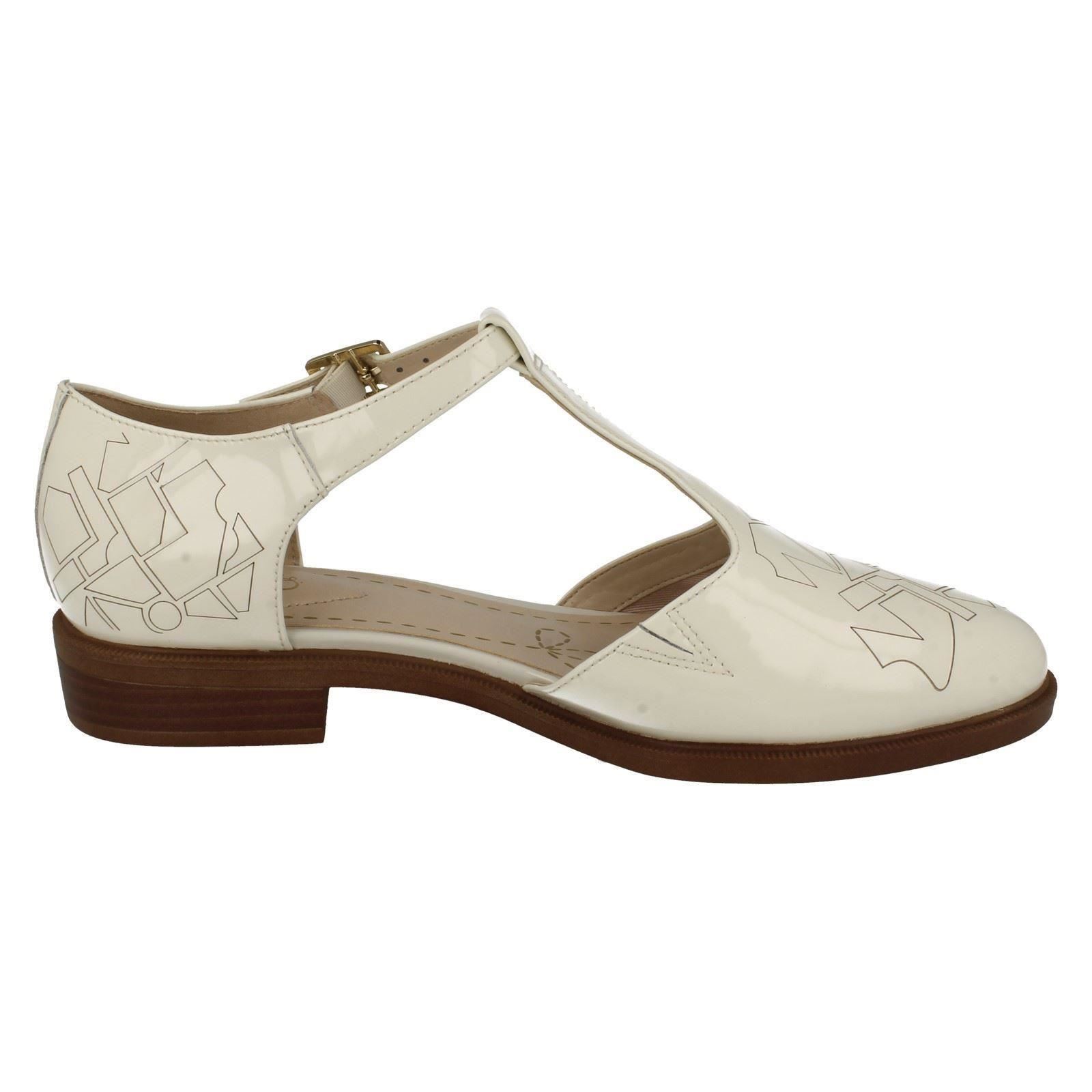Ladies Ladies Ladies Clarks Fashion Buckle T-Bars Taylor Palm 978631 Ladies Ladies Ladies Clarks Fashion Buckle T-Bars Taylor Palm 978631