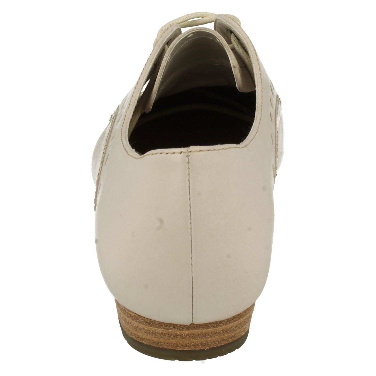 henderson lady clarks