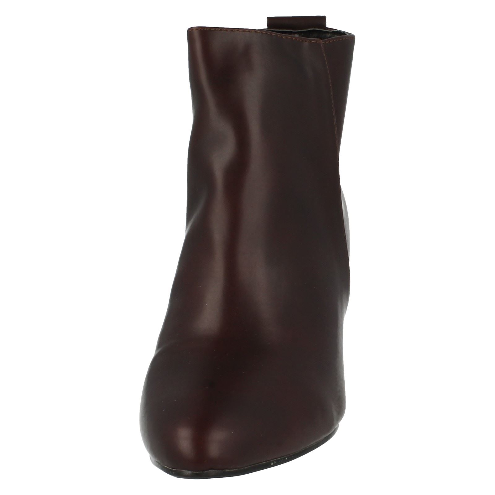 Ladies Spot On Plain Heeled Ankle Boots - Picture 26 of 28