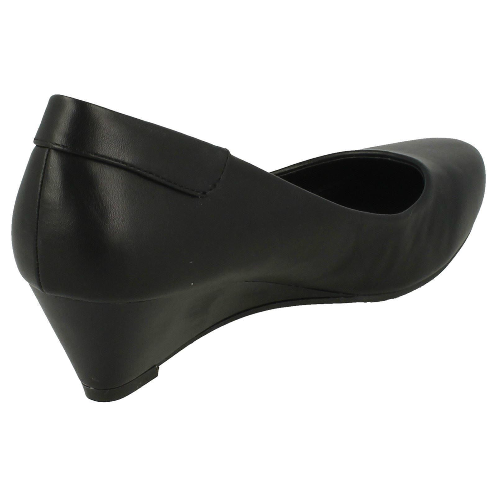 Ladies Spot On Low Wedge Court Shoes *F9R806* - Picture 25 of 37