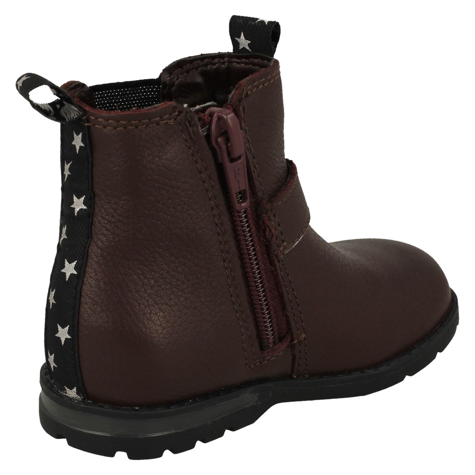 Girls Clarks Stylish Buckle Detailed Heeled Ankle Boots Dabi River T - Picture 6 of 19