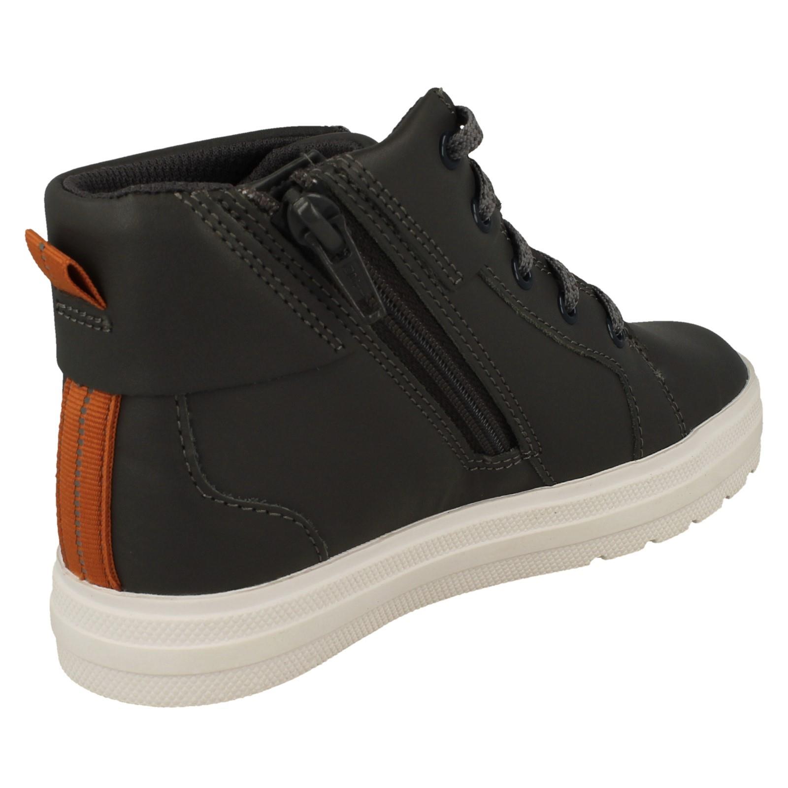 Botines informales Clarks de cuero con cremallera y cordones para niños Nova City - Imagen 6 de 28