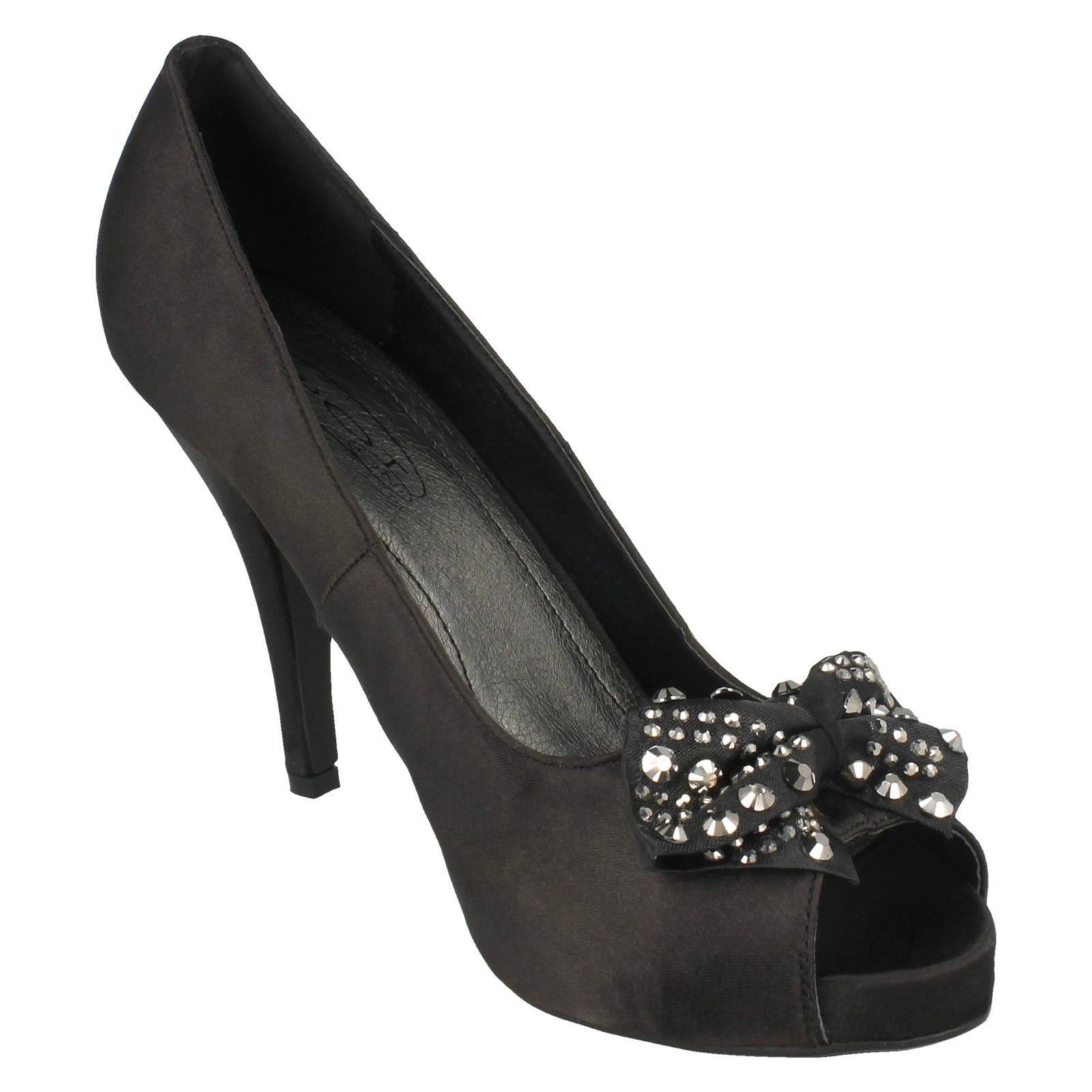 Tacones con punta de peep para dama - Imagen 4 de 28