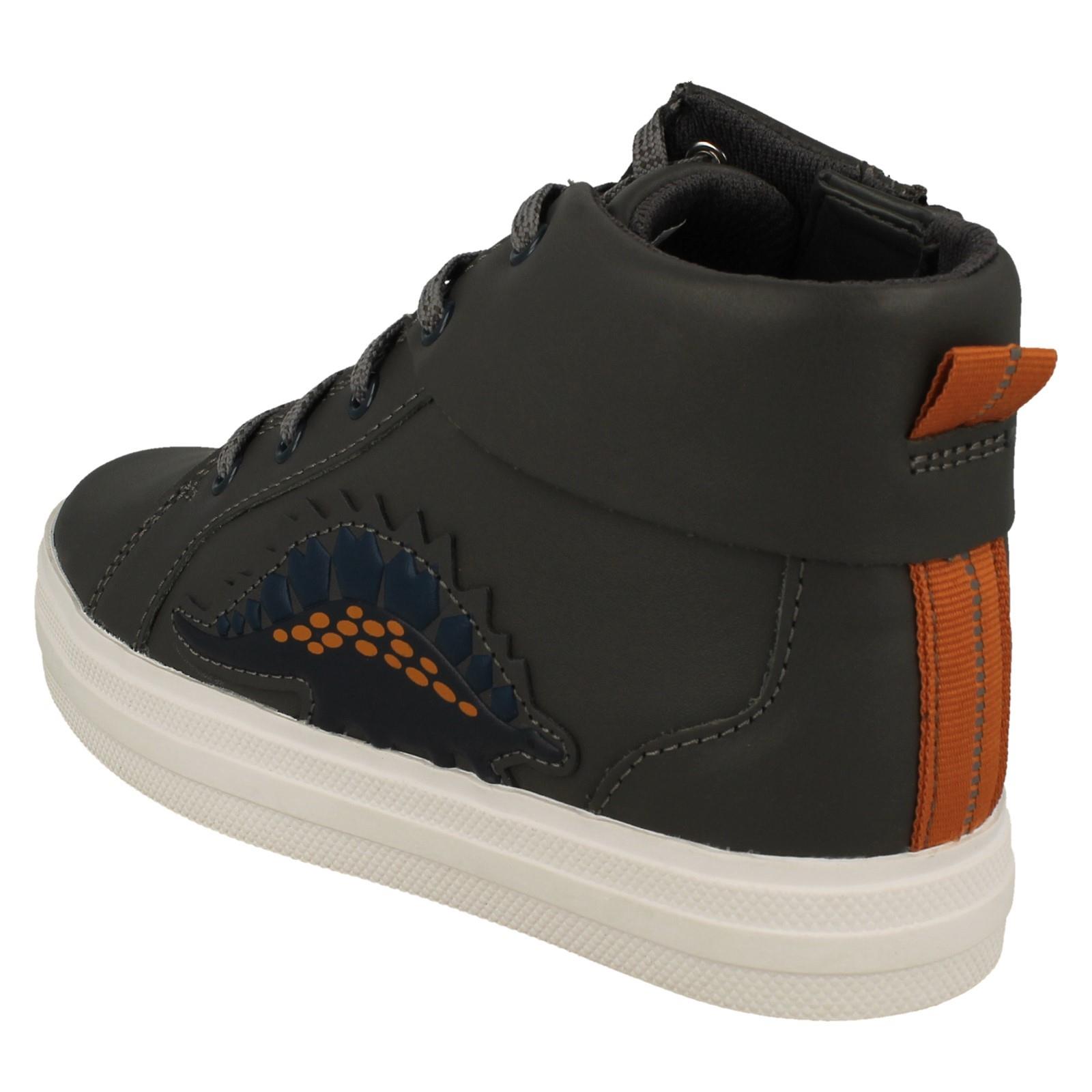 Botines informales Clarks de cuero con cremallera y cordones para niños Nova City - Imagen 4 de 28