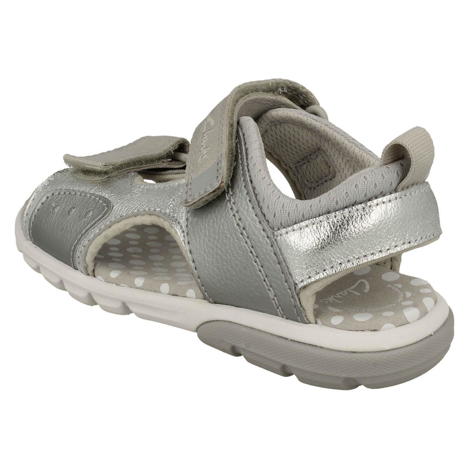 Sandalias Clarks de gancho y bucle para niños *Rocco Tide K* - Imagen 28 de 28