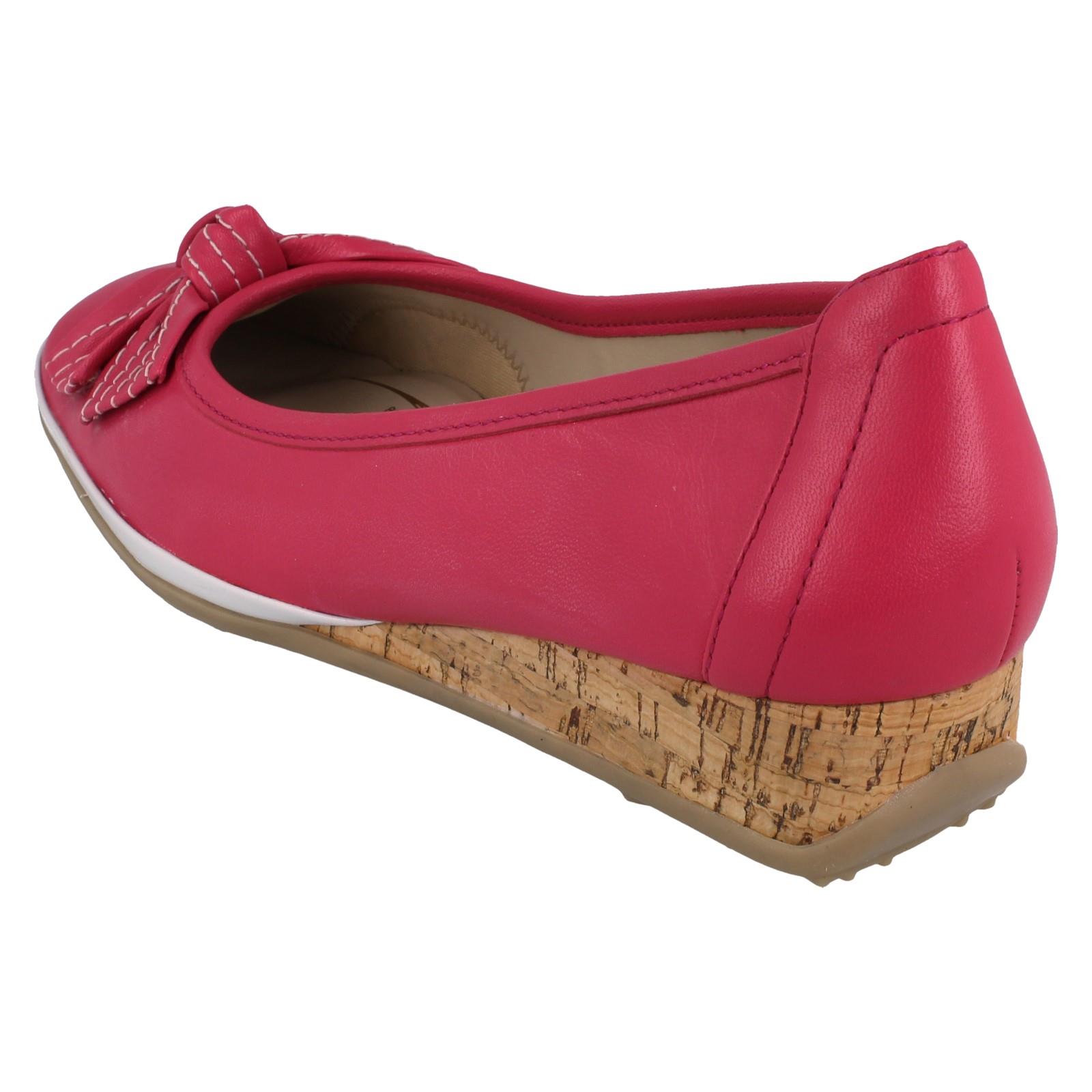 Zapatos de tacón de cuña pequeños Van-Dal para dama Barbados II - Imagen 4 de 28
