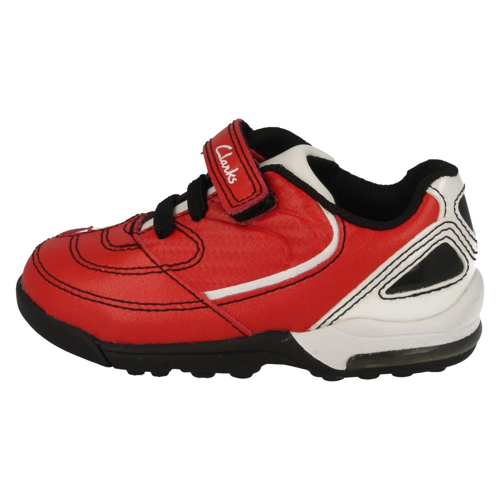 clarks outlet football trainers