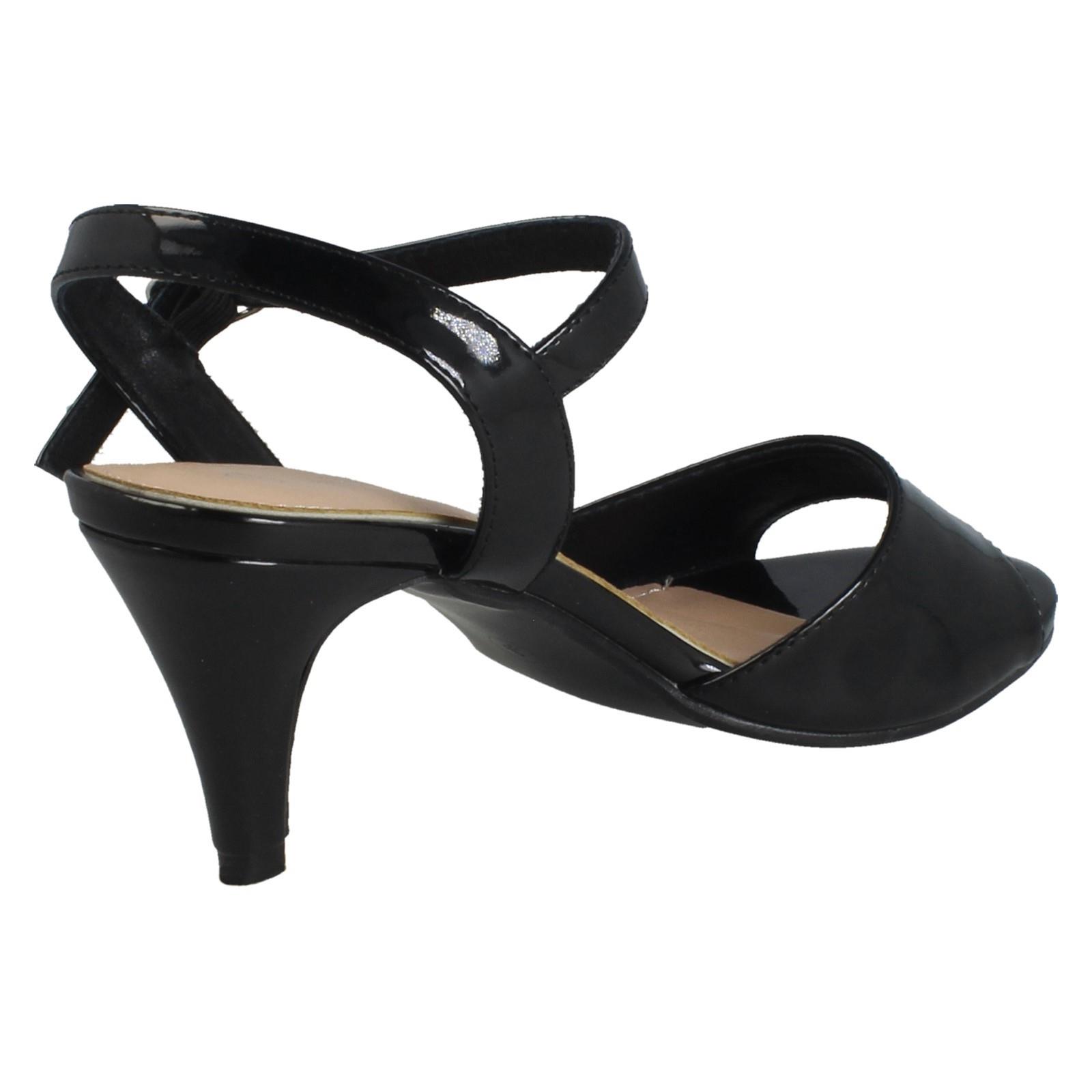Sandalias de tacón formales de ajuste ancho con cierre de hebilla Anne Michelle para dama "F1R2114" - Imagen 15 de 46