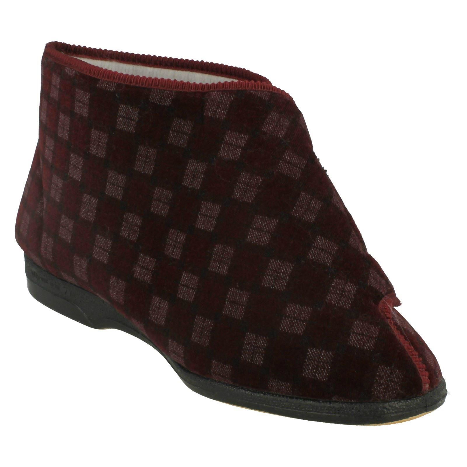 Mens Balmoral Casual Slipper - Picture 8 of 10