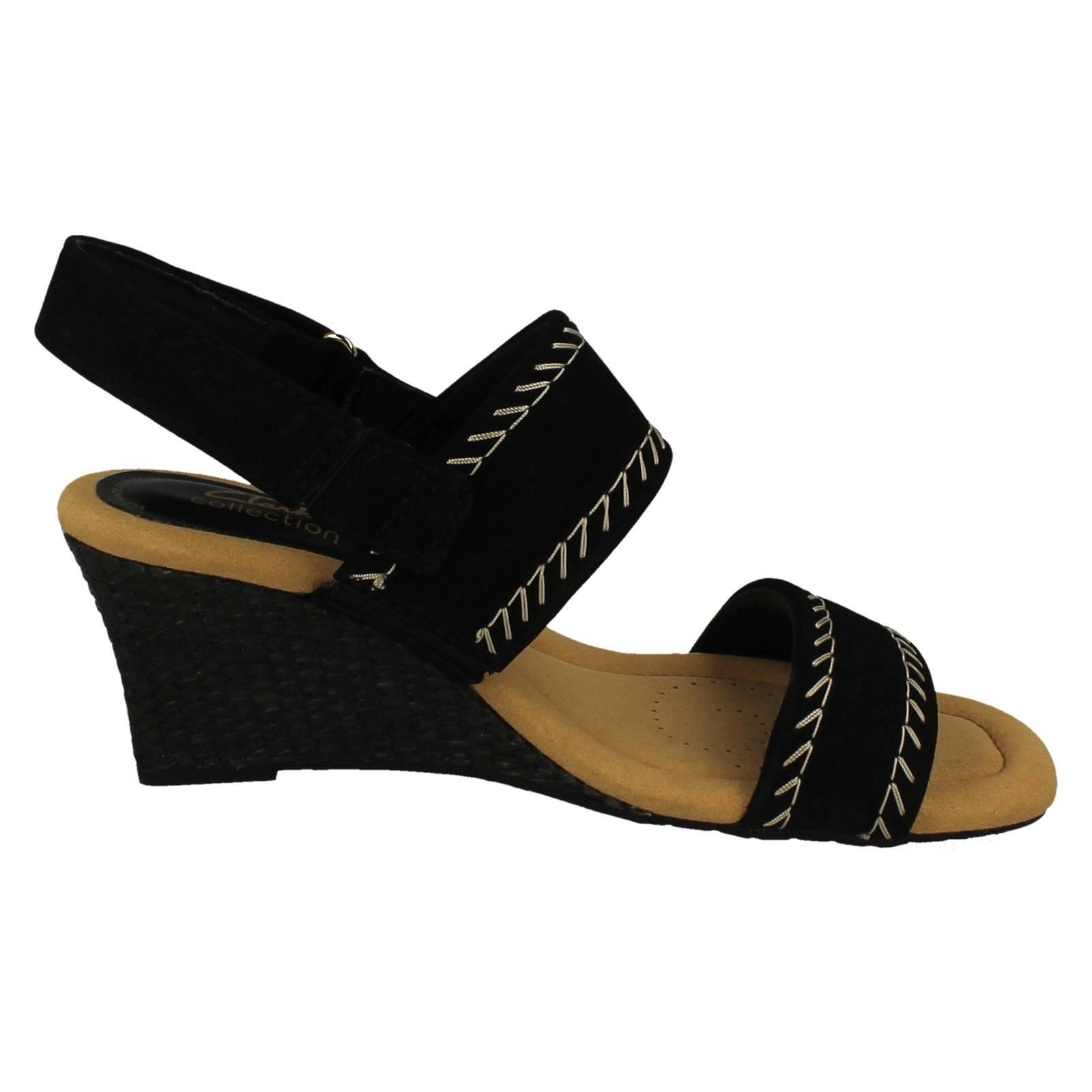 Sandalias de verano Clarks de cuero/nubuck con correa de tobillo y tacón de cuña rosa Kyarra para dama - Imagen 7 de 19