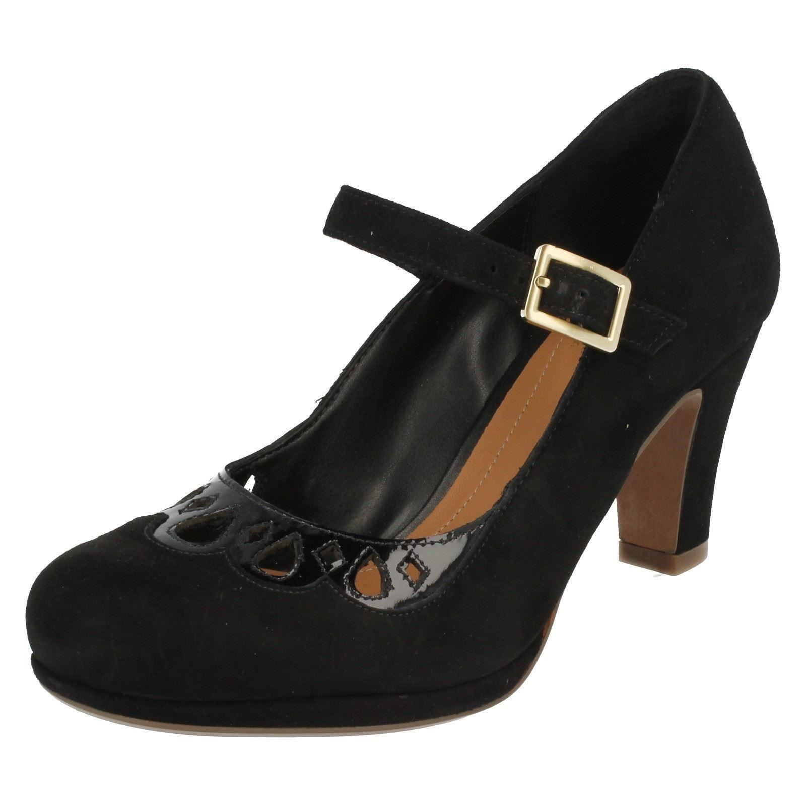 Damas Clarks Zapatos Zapatos Clarks inteligentes música de coro de a9ad4d Damas Clarks Zapatos Zapatos Clarks inteligentes música de coro de a9ad4d
