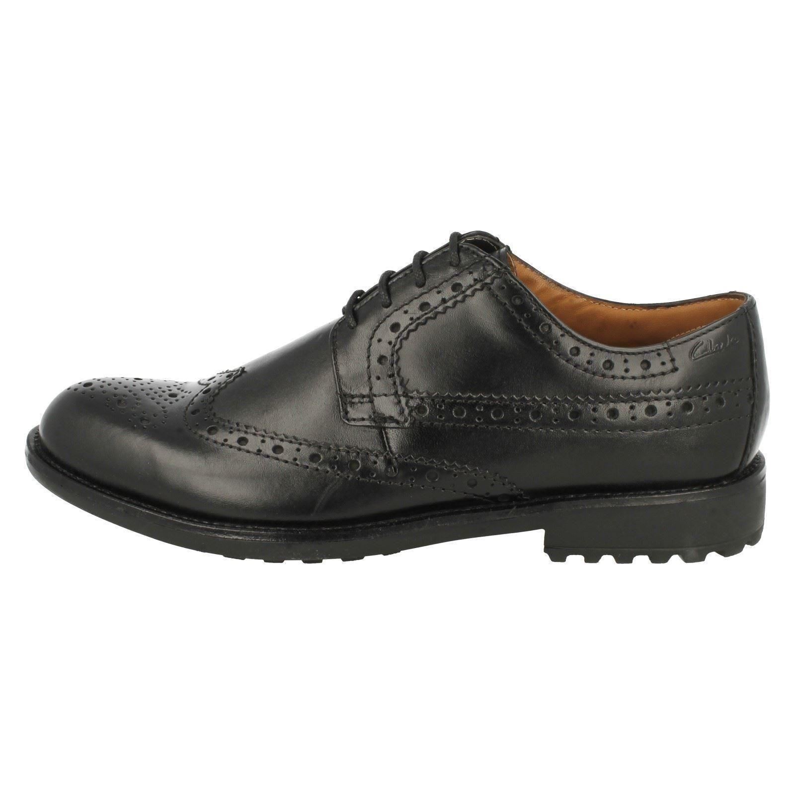 clarks extra light mens shoes