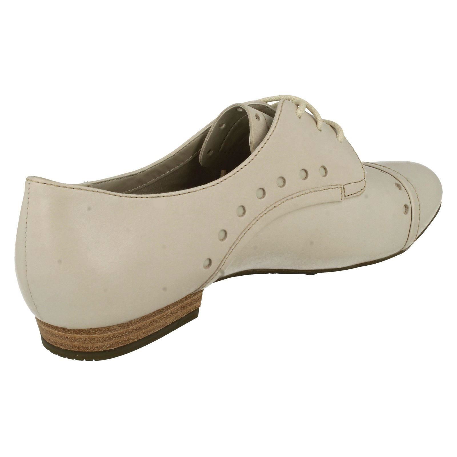 henderson lady clarks