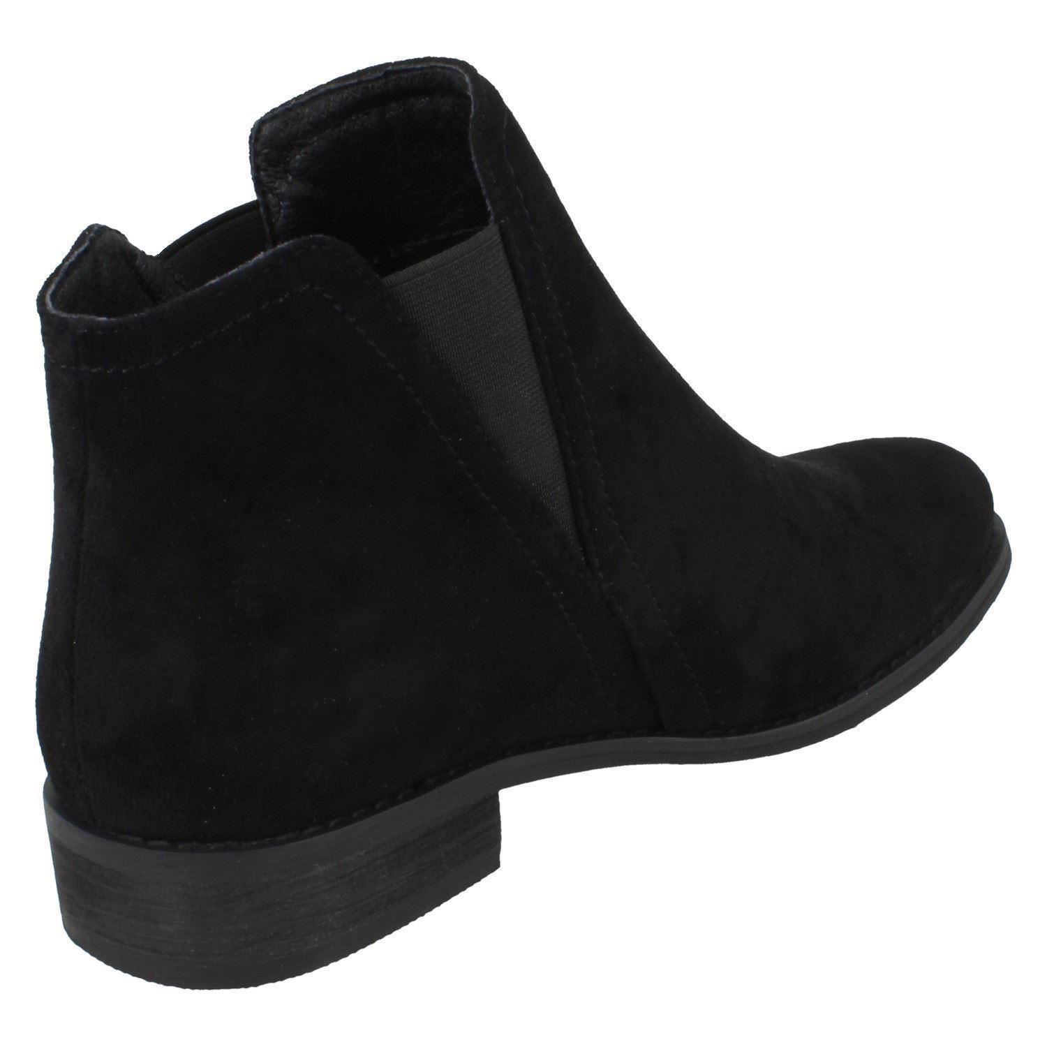 Botas al tobillo informales con hebilla para dama - Imagen 6 de 19