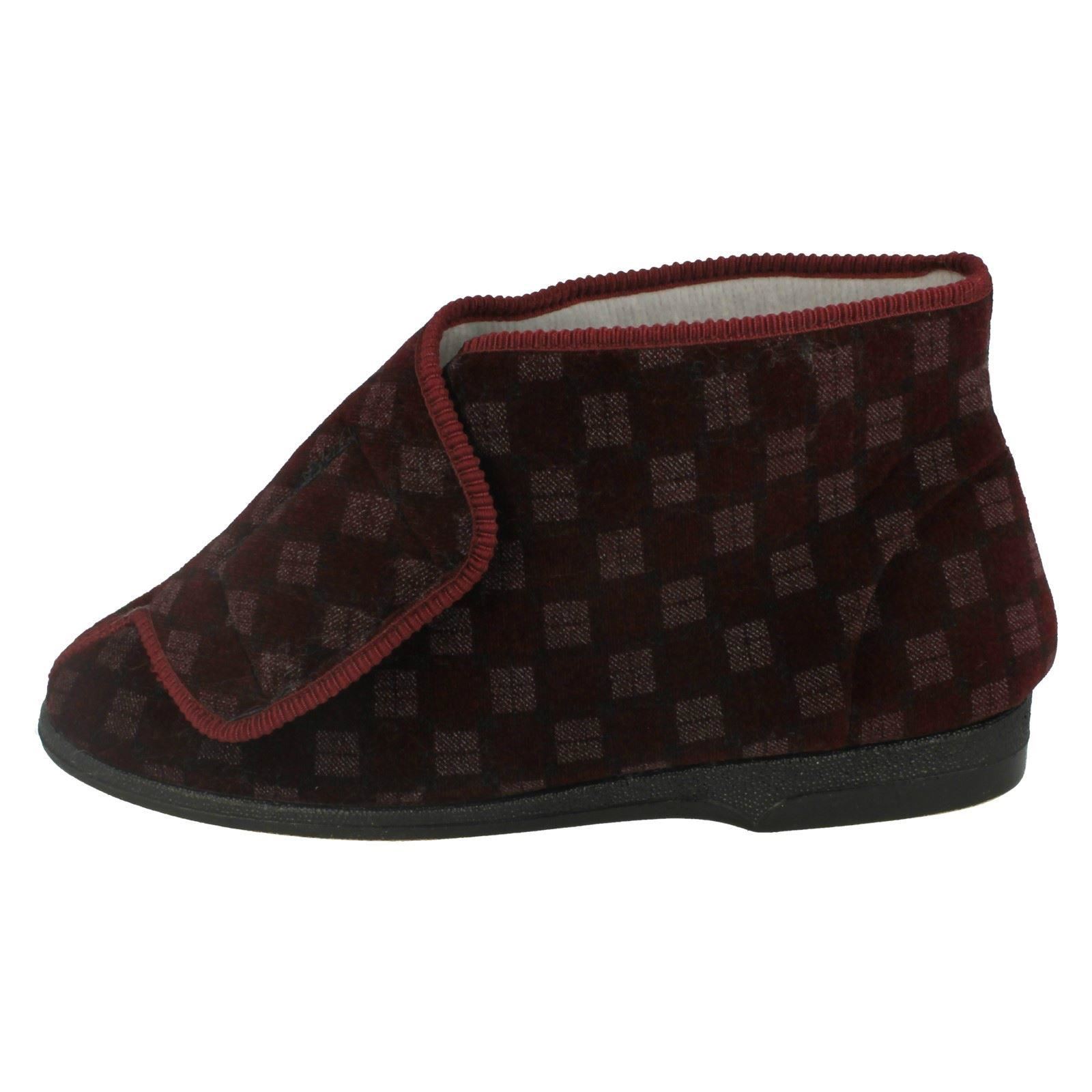 Mens Balmoral Casual Slipper - Picture 3 of 10