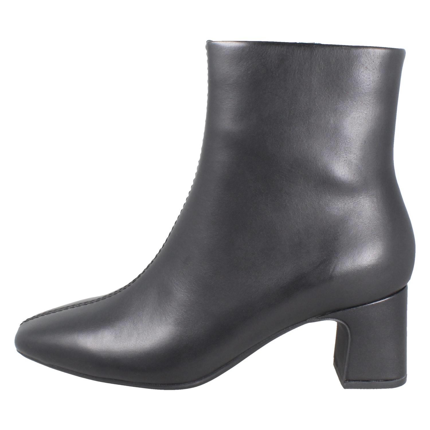 Damen Clarks Smart Leather Blockabsatz Quadratische Zehe Stiefeletten Fernie Zip - Picture 3 of 19