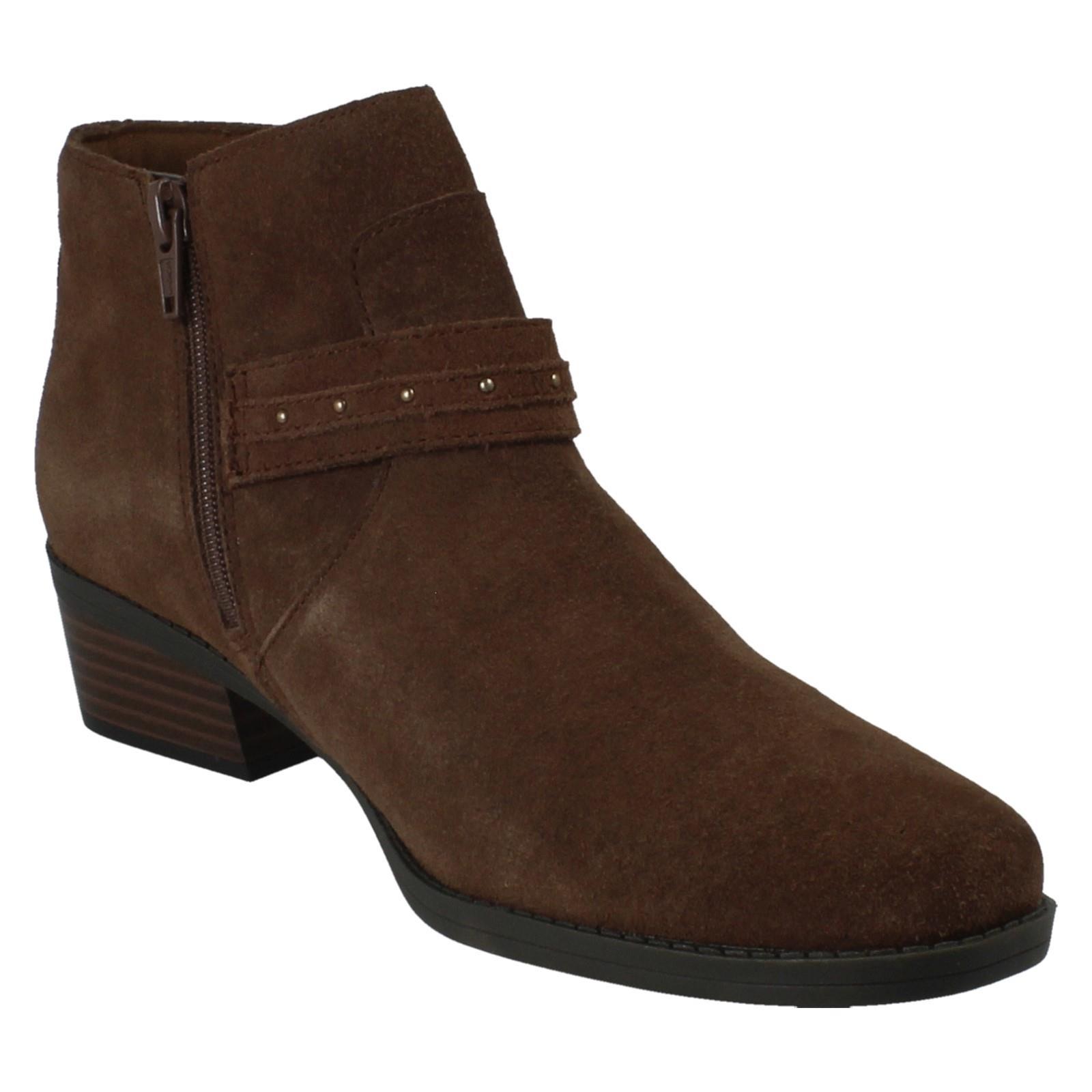 Femmes Clarks Bloc Talon Daim / Leather Smart Bottines Fermeture Éclair Danyelle - Picture 17 of 19