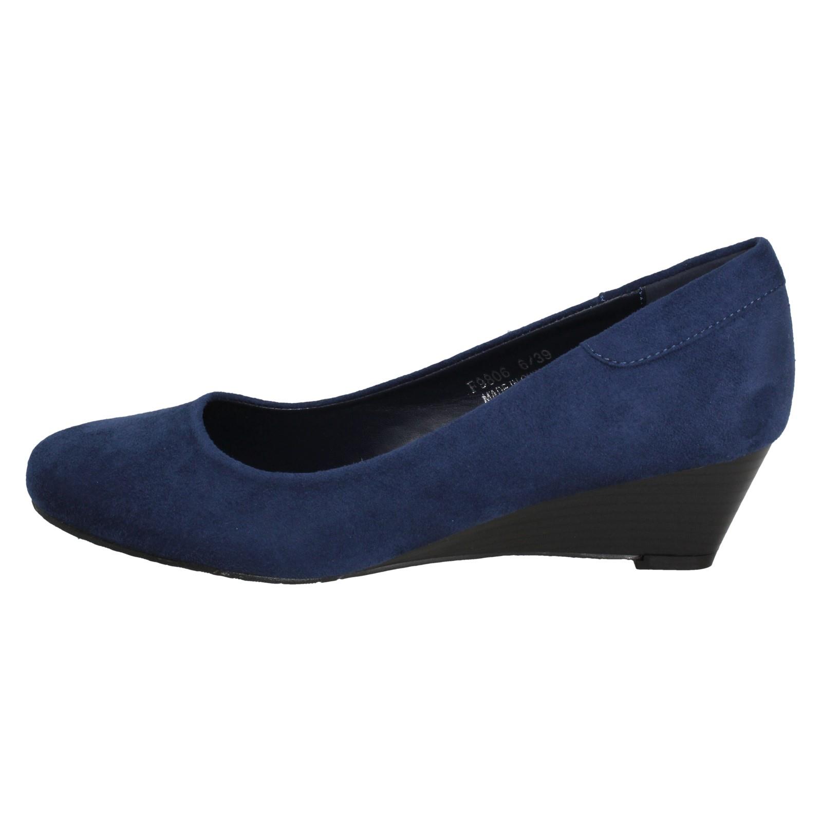 Ladies Spot On Low Wedge Court Shoes *F9R806* - Picture 30 of 37