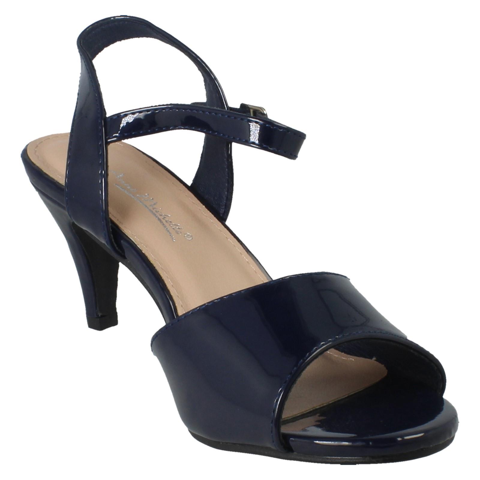 Sandalias de tacón formales de ajuste ancho con cierre de hebilla Anne Michelle para dama "F1R2114" - Imagen 44 de 46