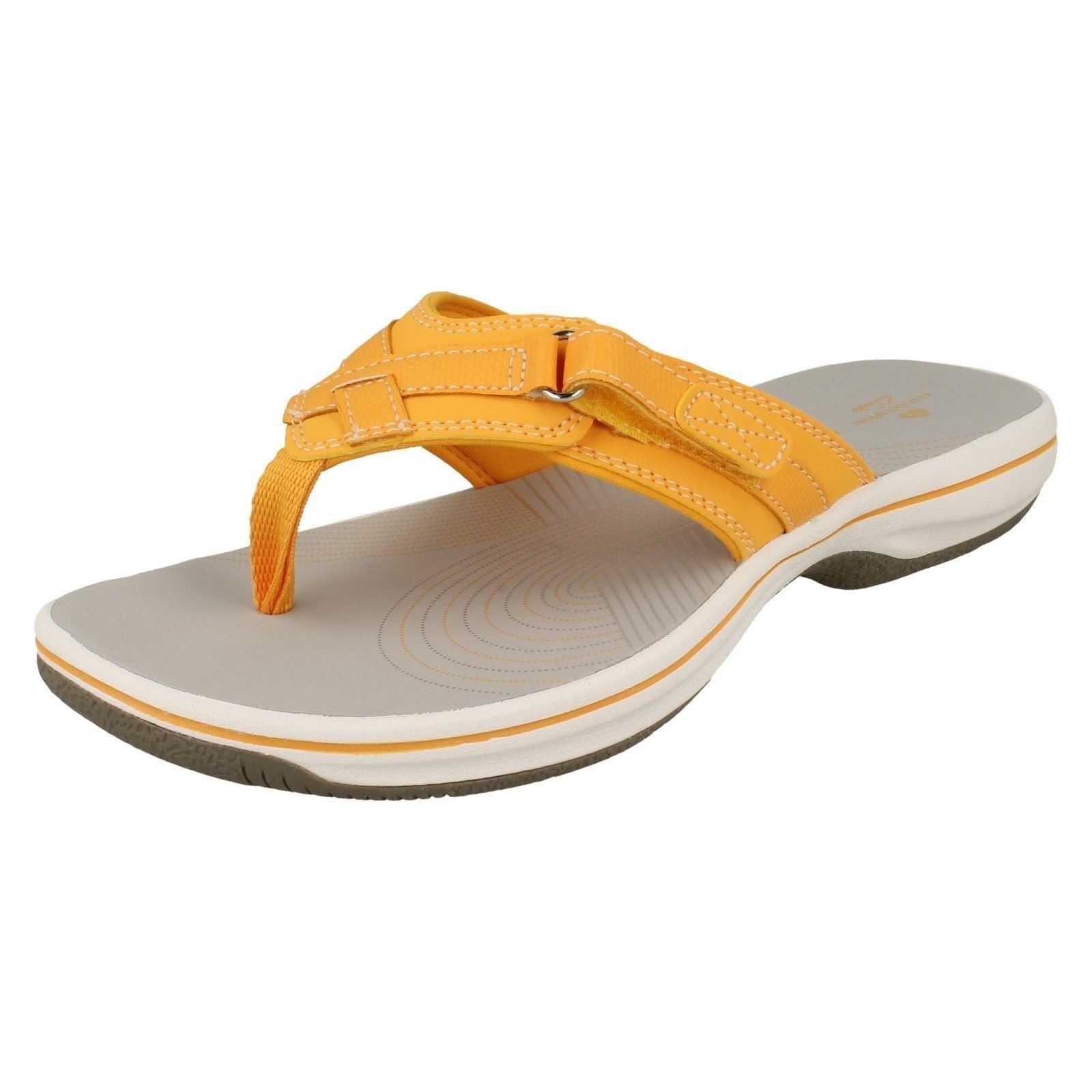 clarks yellow flip flops